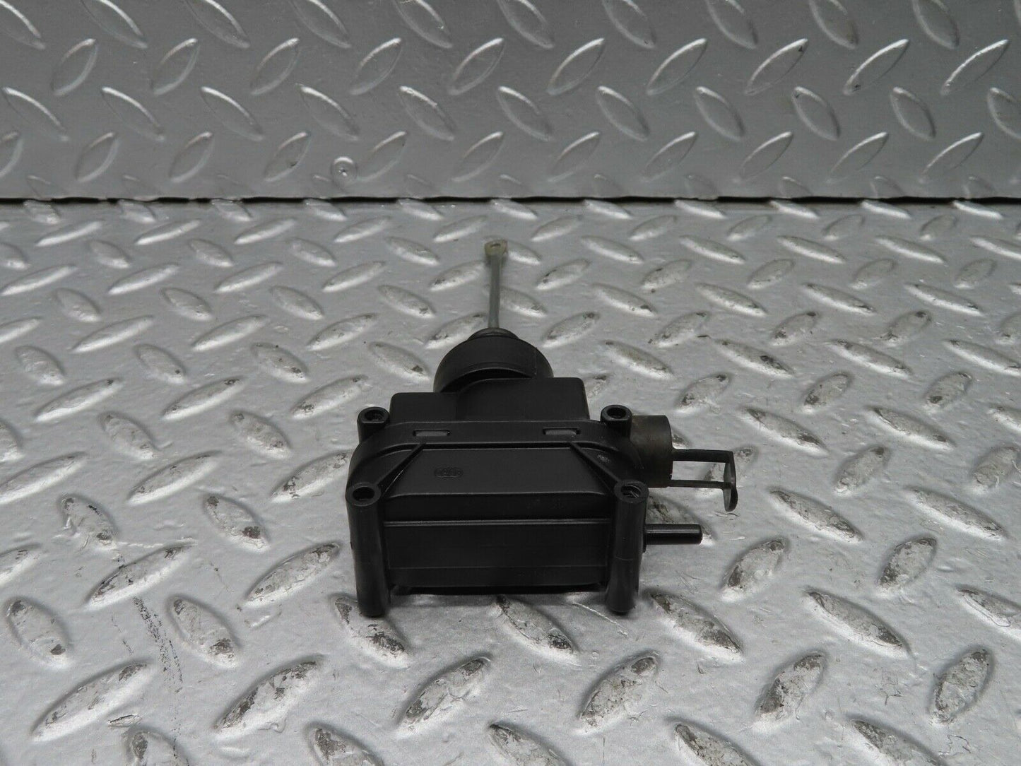 21443 Mercedes-Benz W126 300SE Front Door Lock Vacuum Actuator