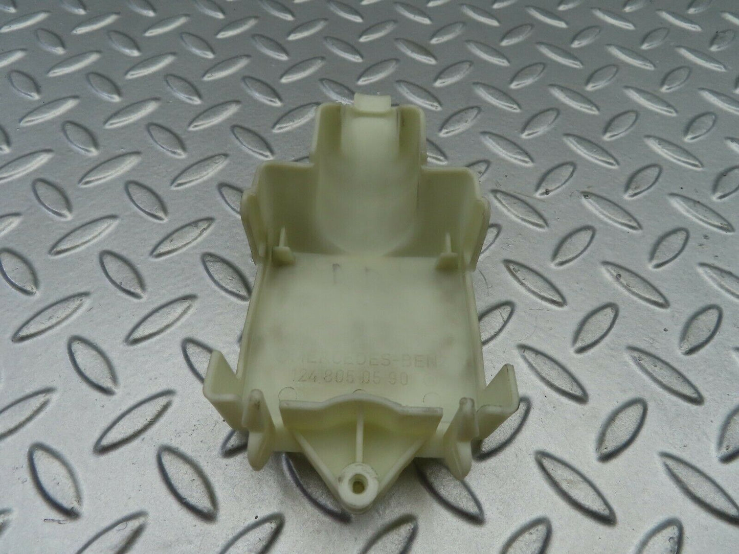 6579 Mercedes-Benz S124 E220 Wagon Rear Door Lock Vacuum Actuator Cover