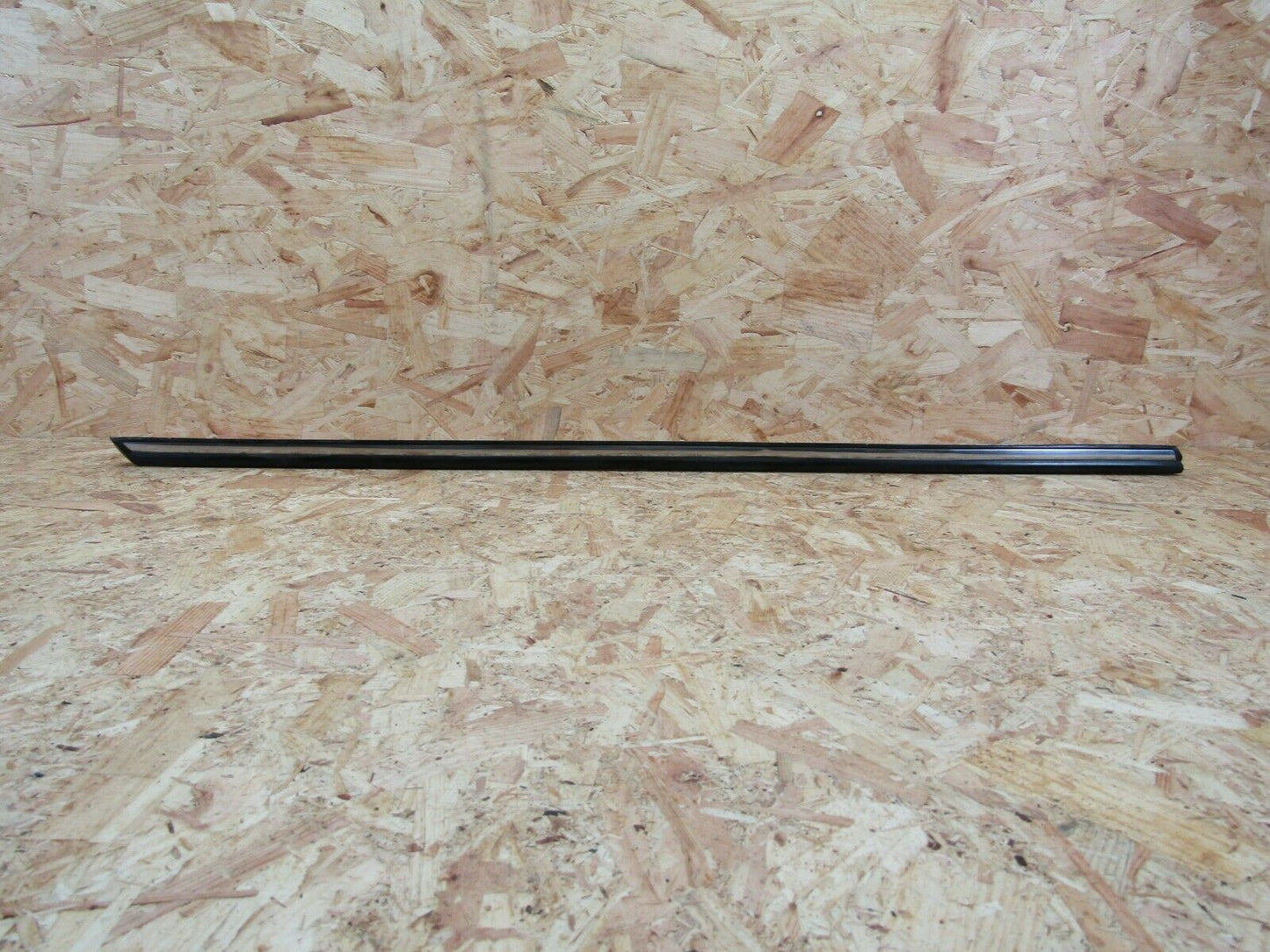 2148 Mercedes-Benz W116 350SE Front Left Door Chrome Trim