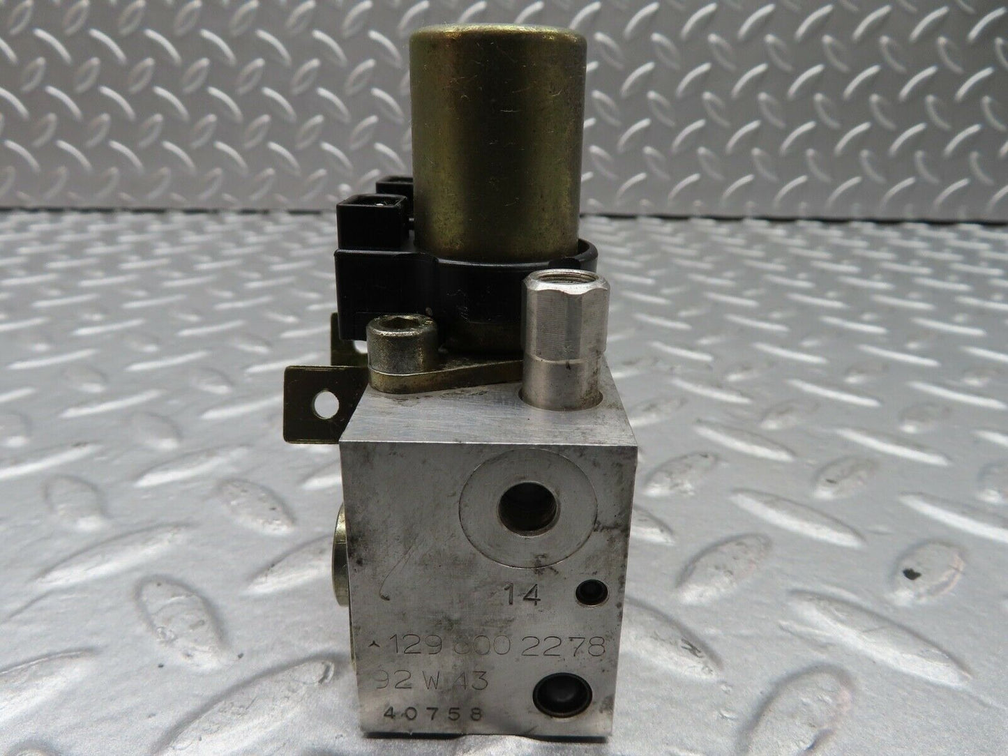 19857 Mercedes-Benz R129 300SL Coupe Soft Top Hydraulic Valve Block 1298002278