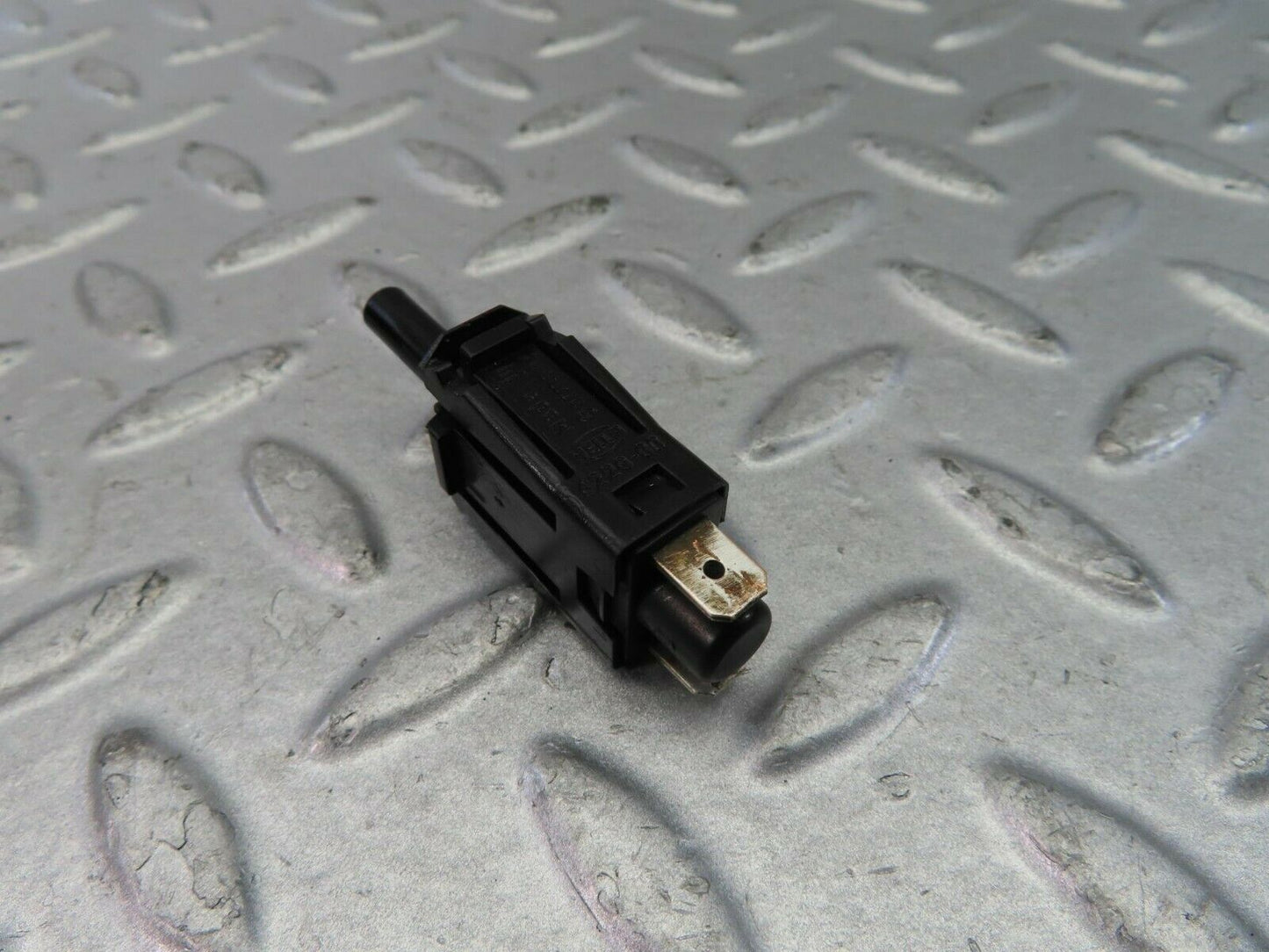 9458 Mercedes-Benz C124 300CE Coupe Door Contact Switch 0015458714