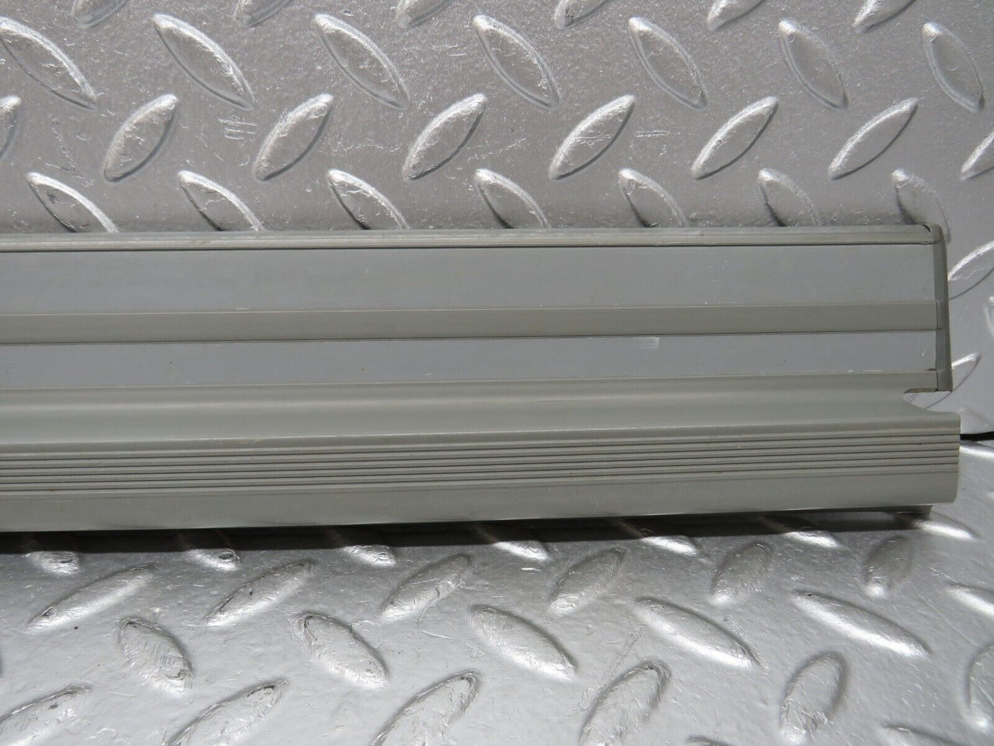 31208 Mercedes-Benz S124 220TE Wagon Rear Right Door Sill Trim