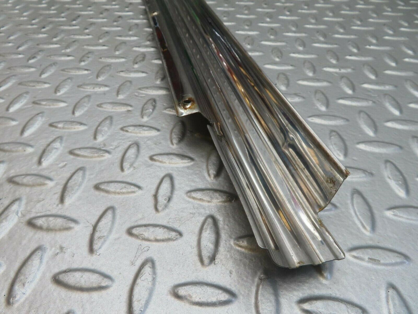 15568 Mercedes-Benz R107 450SL Left Door Sill Chrome