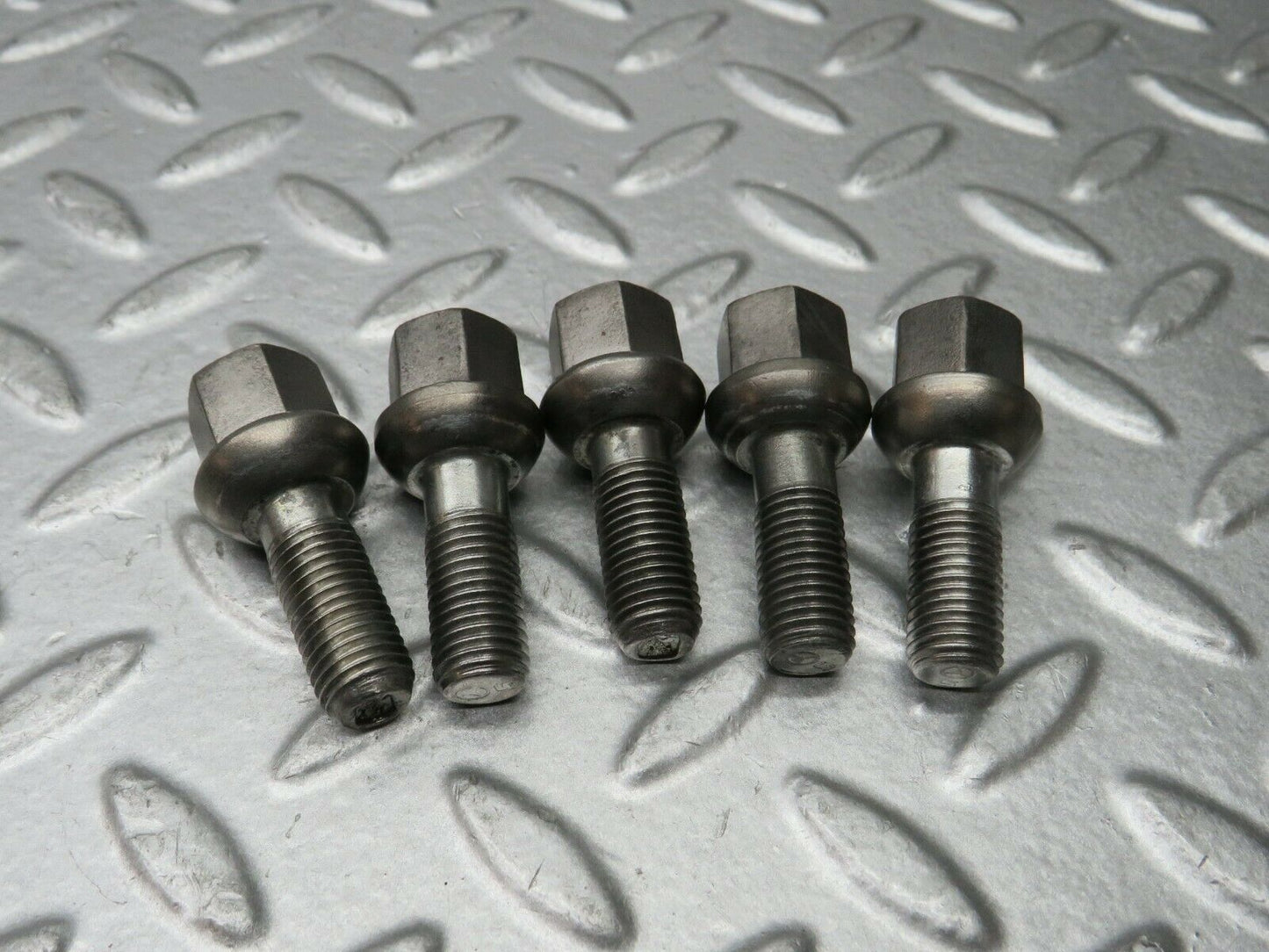 22270 Mercedes-Benz 5x Alloy Wheel Lug Bolt M12x1.5