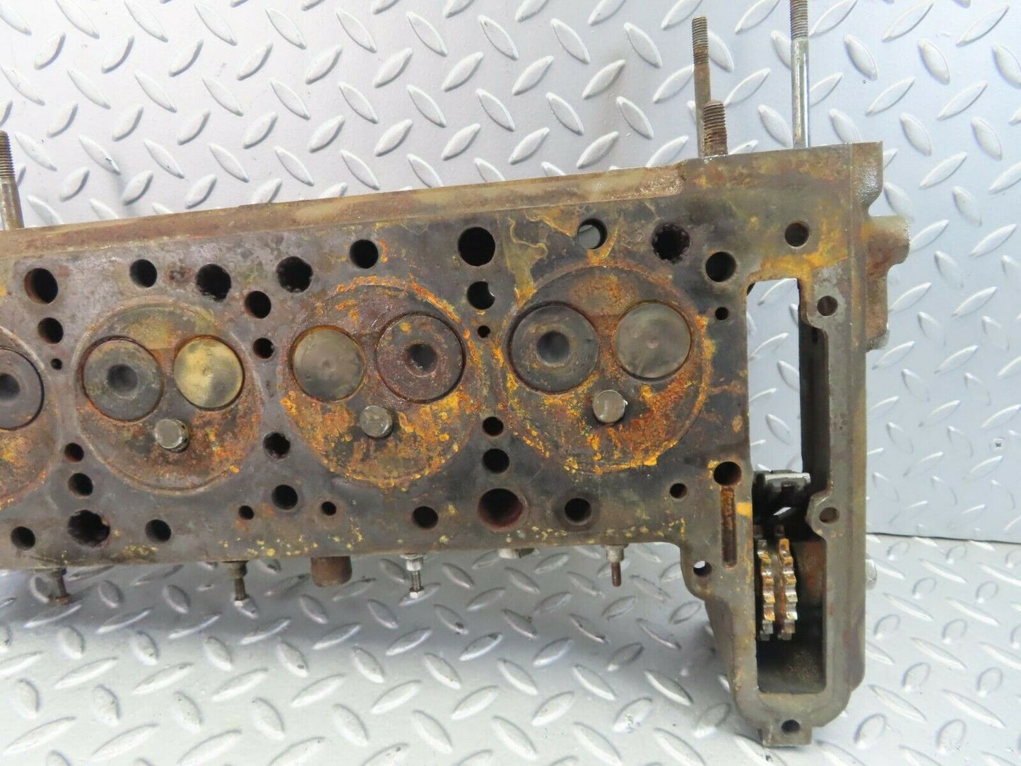 8690 Mercedes-Benz W115 Cylinder Head 6150181101