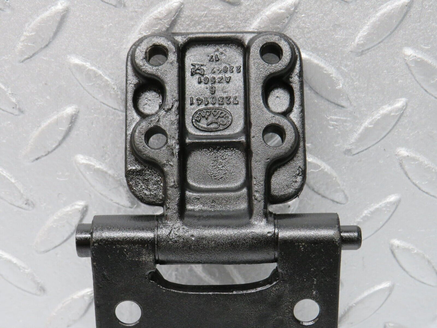 40481 Mercedes-Benz W110 230 Front Right Door Hinge