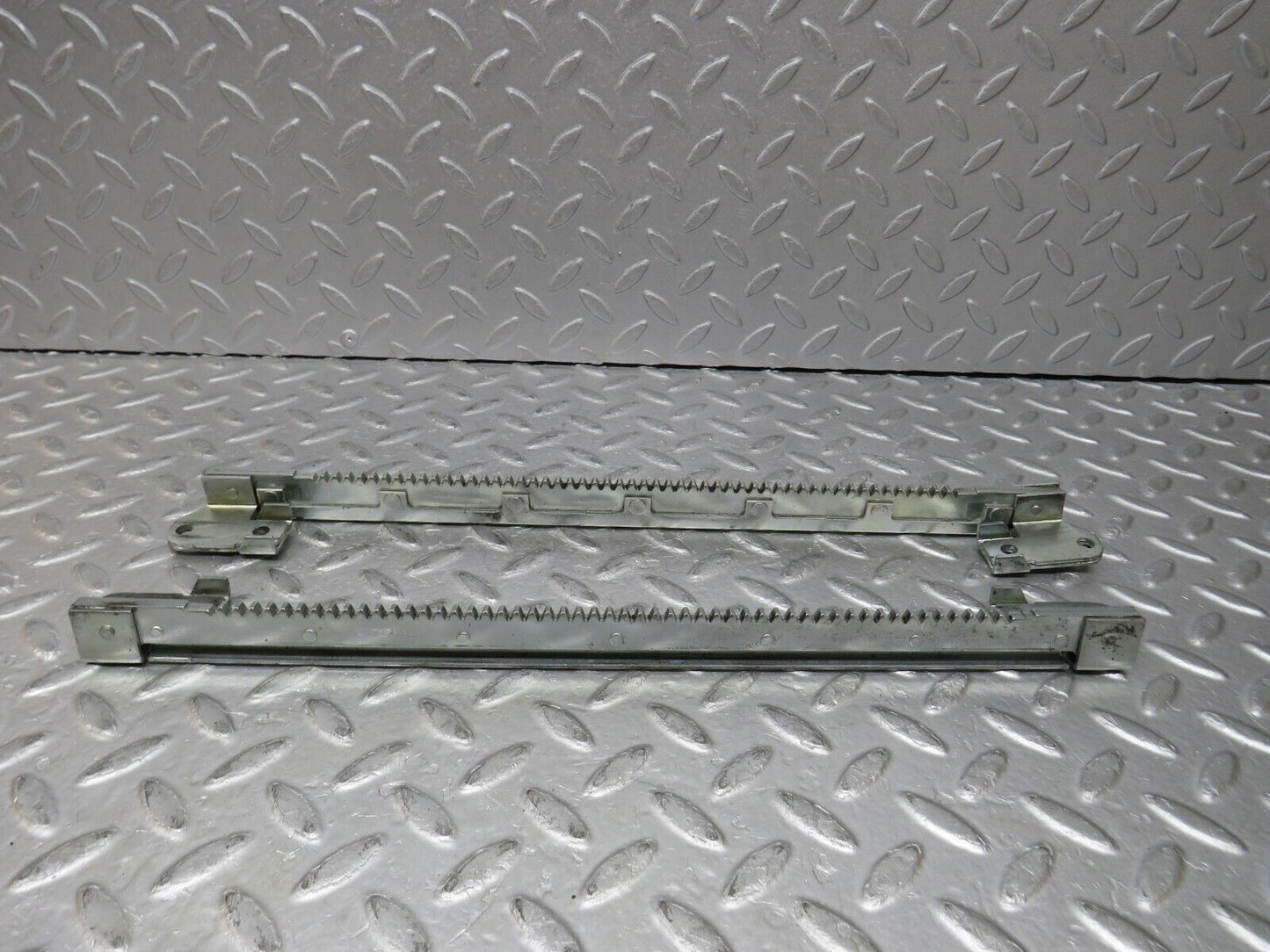 37083 Mercedes-Benz C126 420SEC Coupe Electric Seat Rail Pair 1269100184