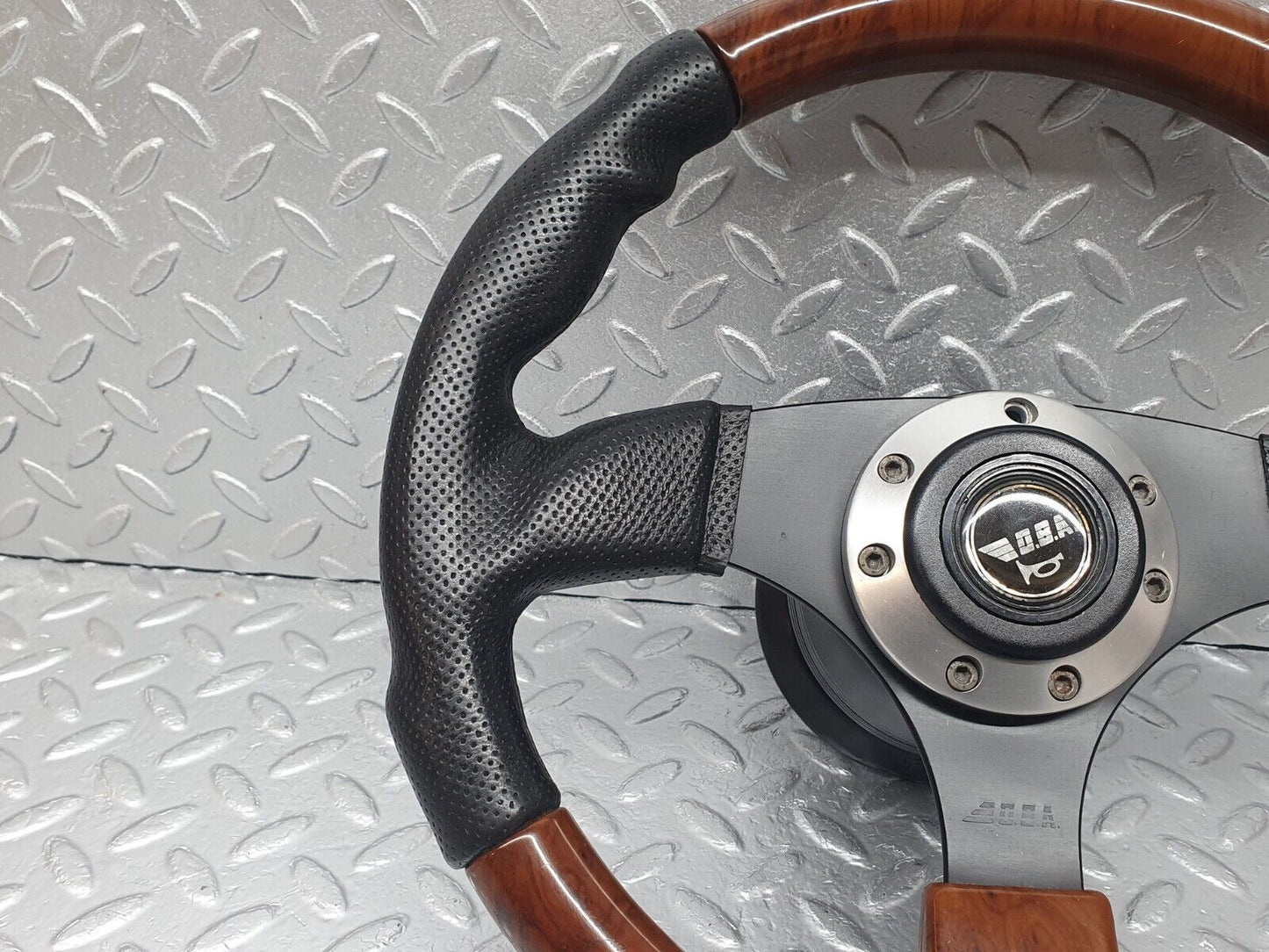 43610 Mercedes-Benz C126 380SEC Coupe DBA Steering Wheel
