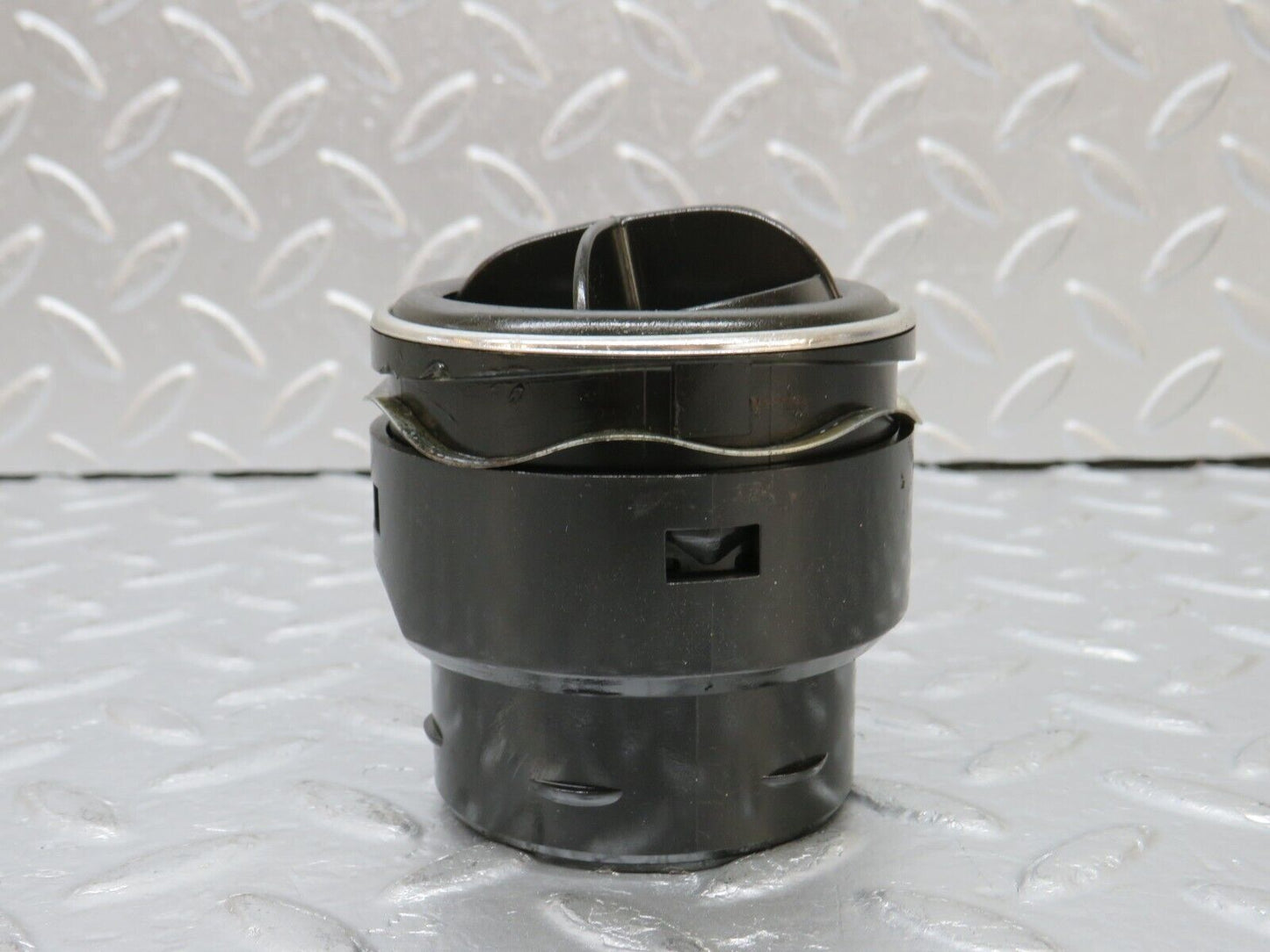 32745 Mercedes-Benz C107 R107 Dashboard Air Vent