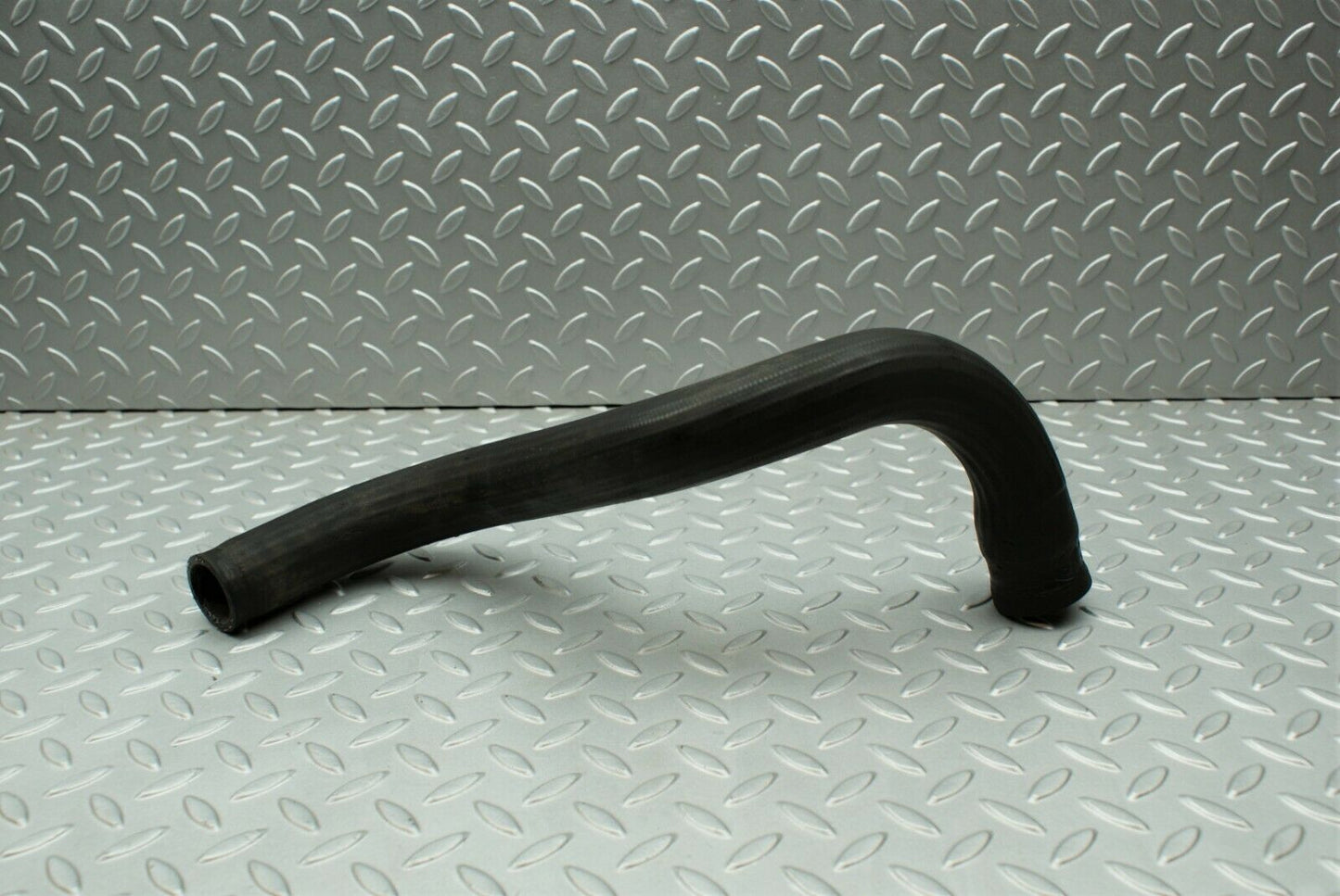 3223 Mercedes-Benz W115 220D Radiator Hose Lower Coolant Hose 1155011882