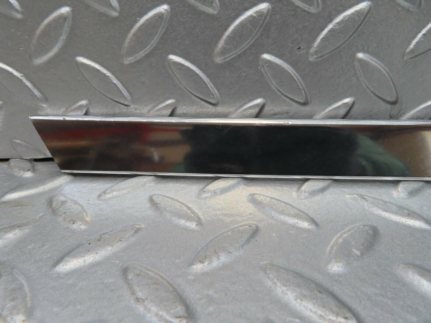 14142 Mercedes-Benz C107 280SLC Quarter Window Front Chrome Trim