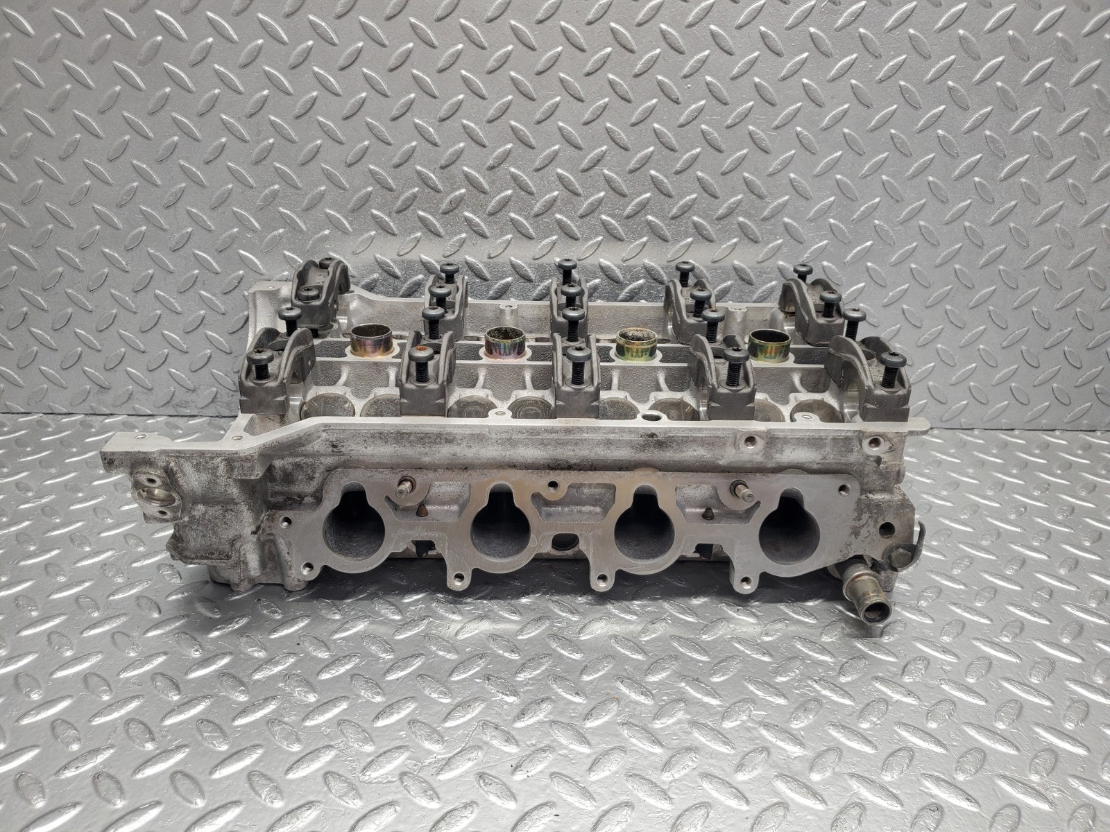 W124 Wagon cylinder head used OEM
