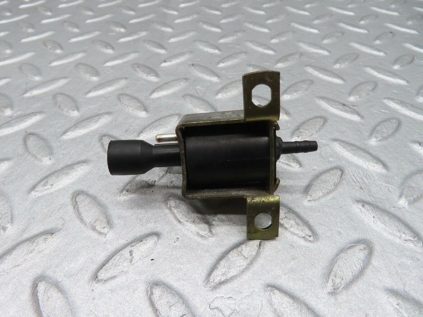 11997 Mercedes-Benz R129 300SL Coupe Vacuum Control Valve Pierburg 0015407097