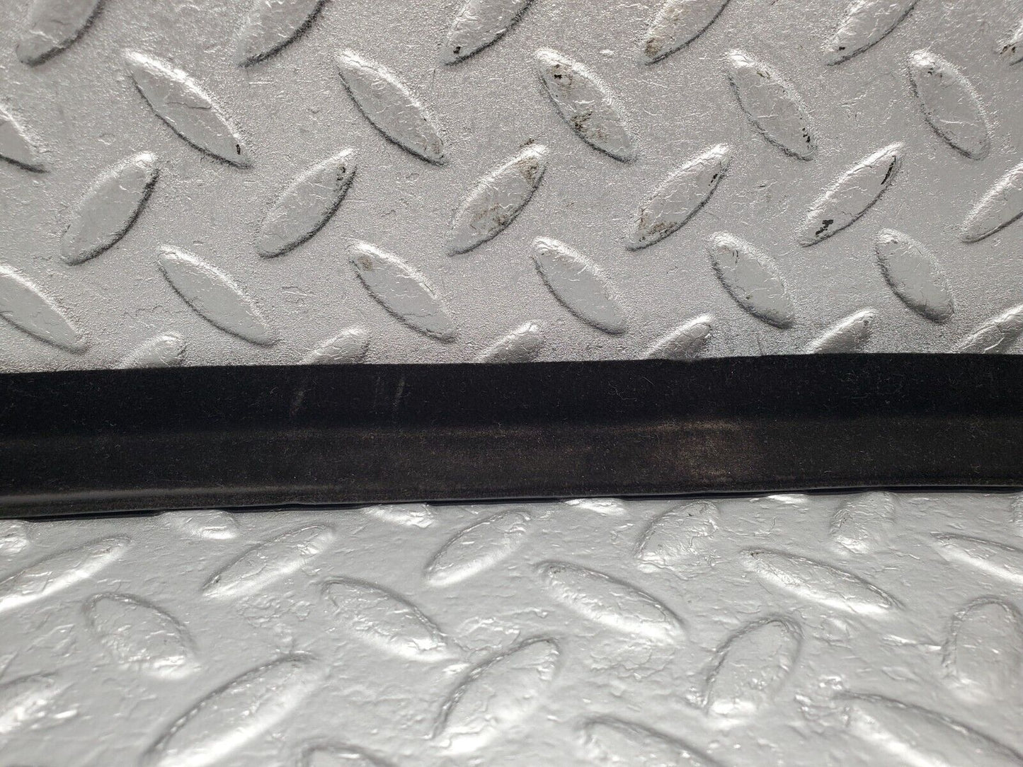 46745 Mercedes-Benz R129 320SL Coupe Left Door Seal Window Weatherstrip