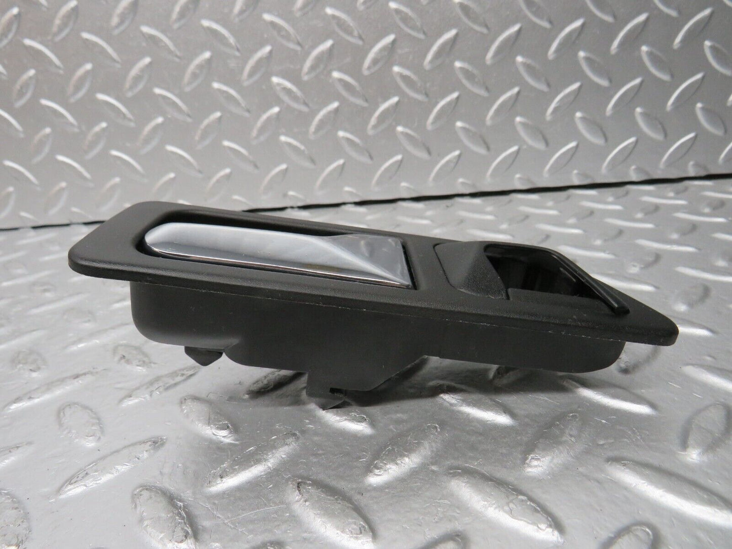 30584 Mercedes-Benz W201 190E 2.0L Right Interior Door Handle 2017660264