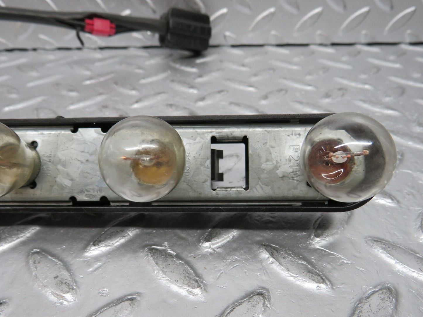 32565 Mercedes-Benz S124 300TE Wagon Tail Light Bulb Holder
