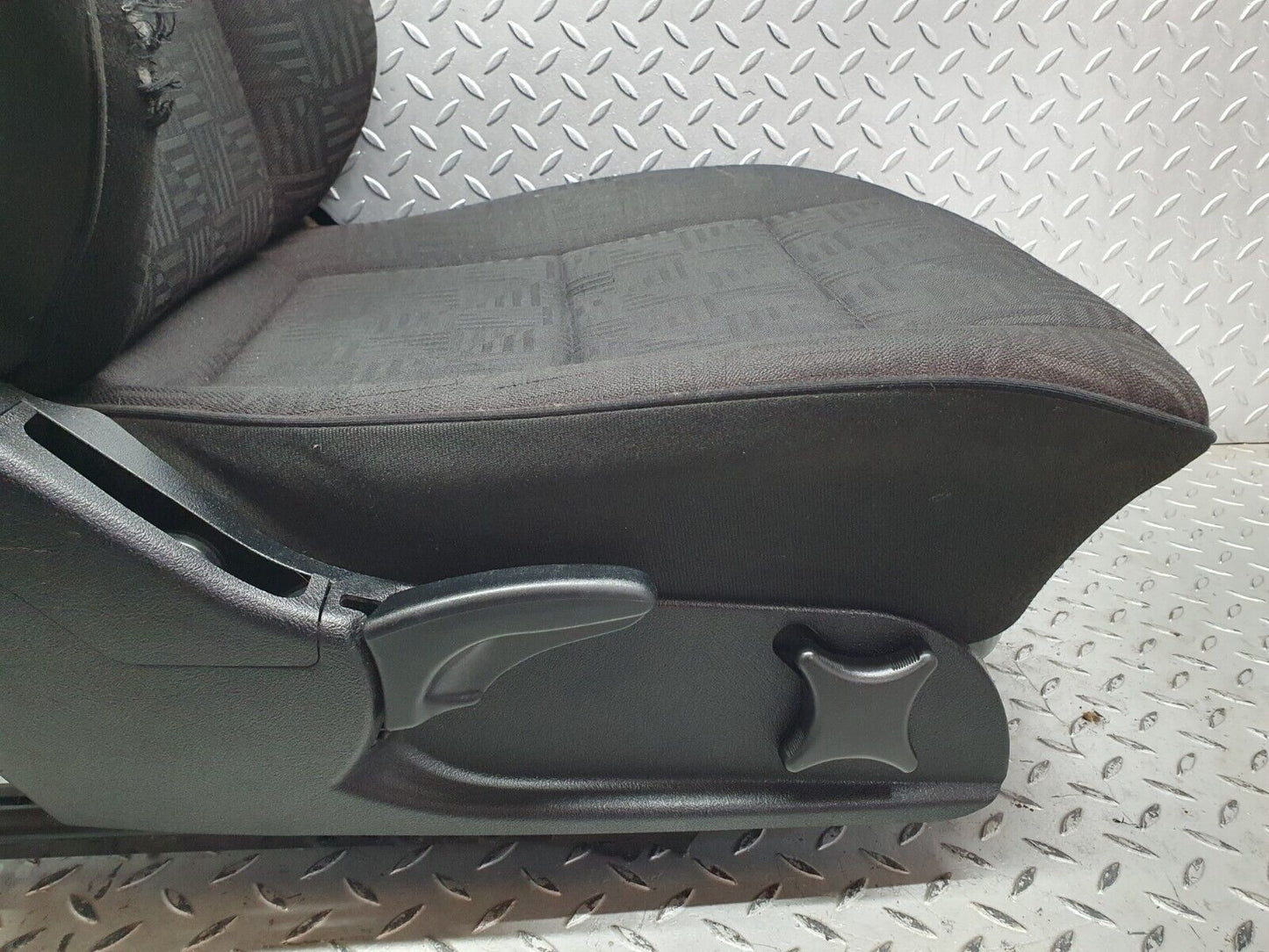 41813 Mercedes-Benz W202 C200 Front Right Passenger Seat