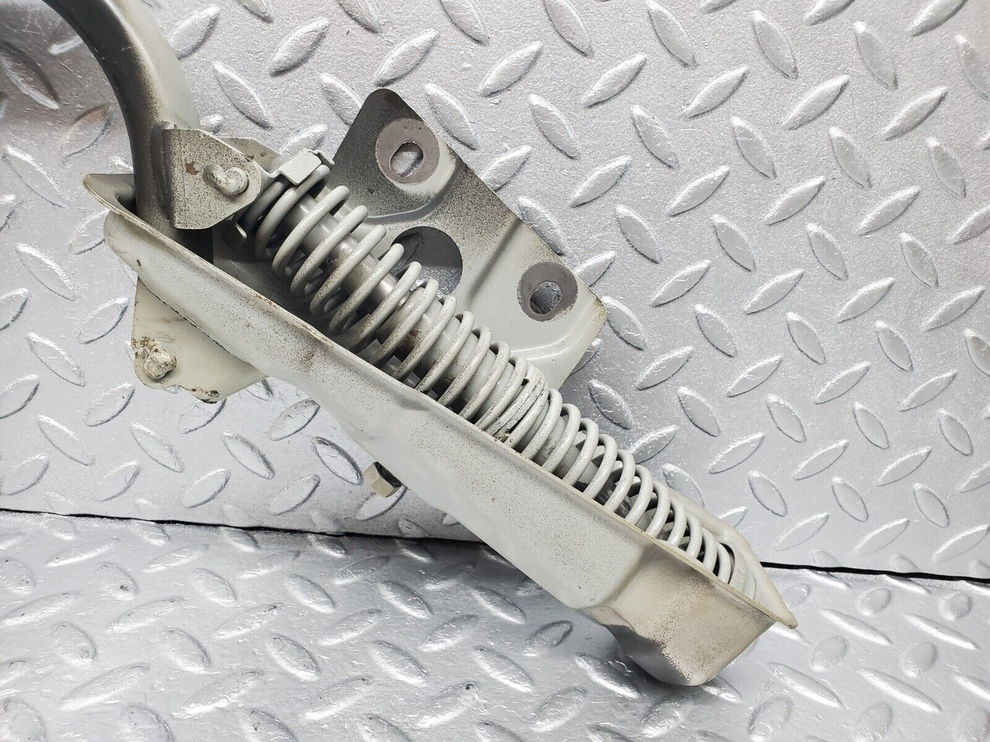 45833 Mercedes-Benz W126 420SE Trunk Lid Hinge Right Side