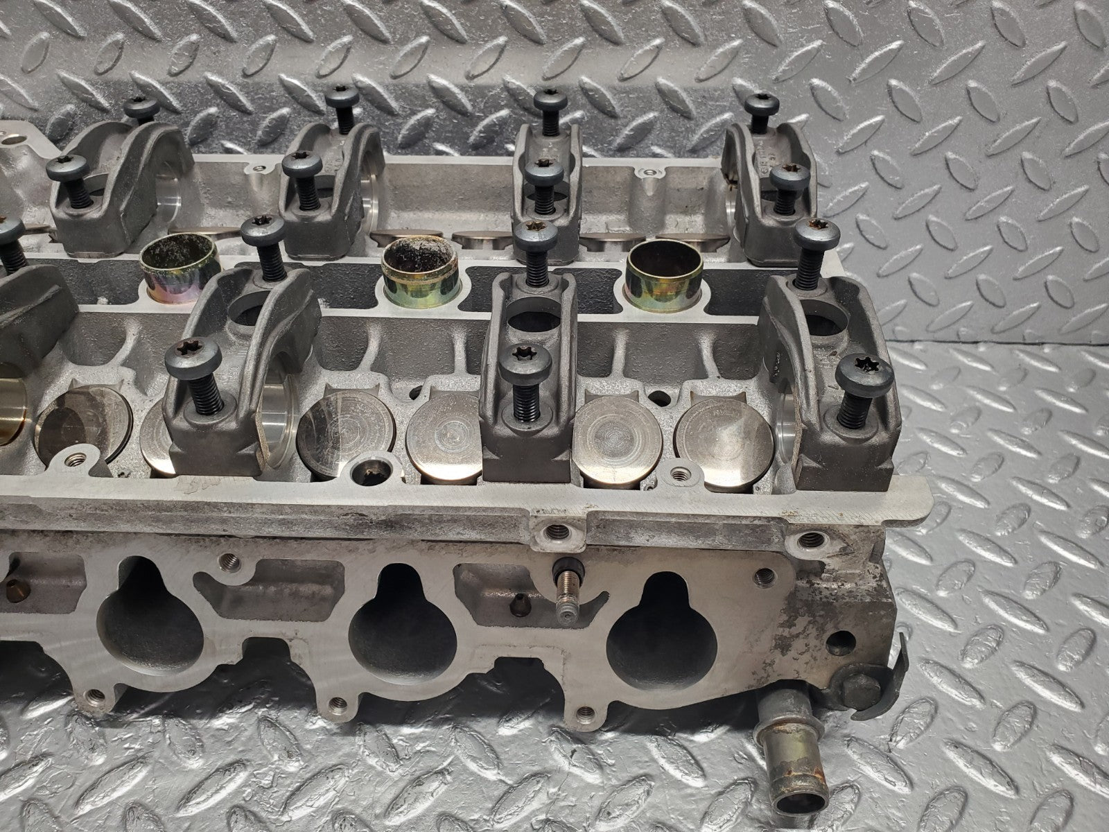 W124 Wagon cylinder head used OEM