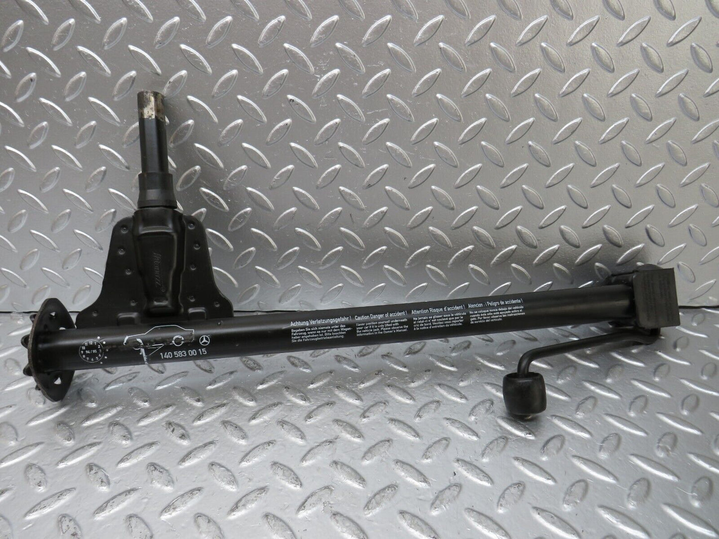 25891 Mercedes-Benz W124 280E Car Jack 1405830015