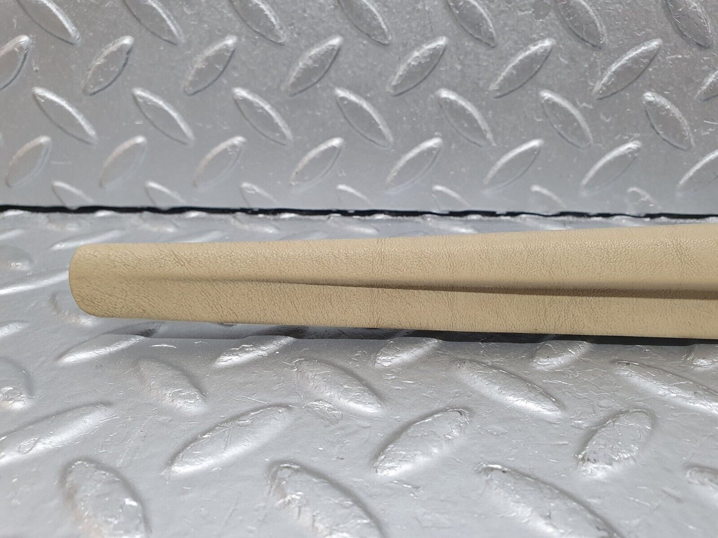 40932 Mercedes-Benz W126 300SE Front Left Door Interior Trim Beige