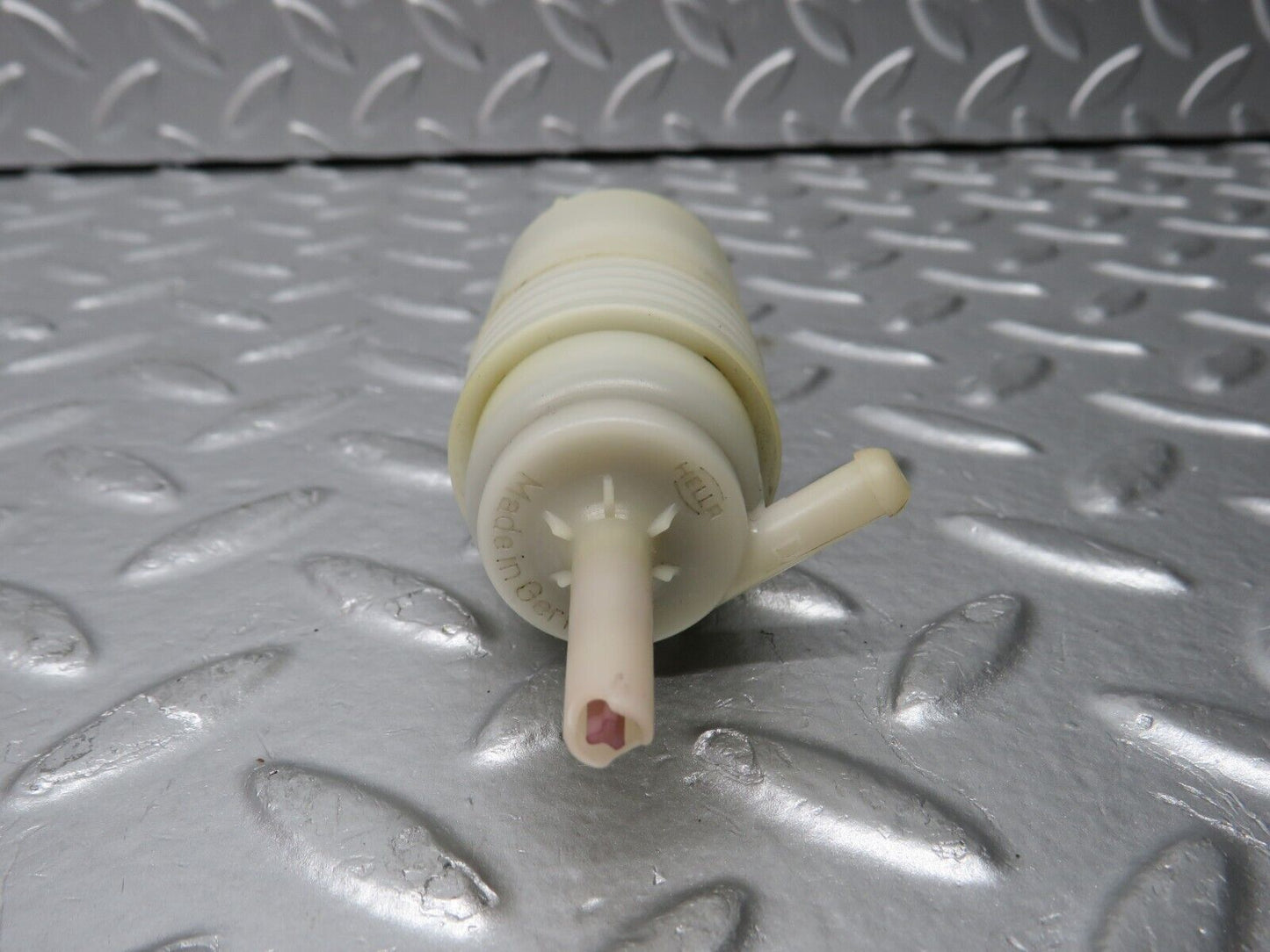 31619 Mercedes-Benz W201 190E Windscreen Washer Pump Hella 1248690421