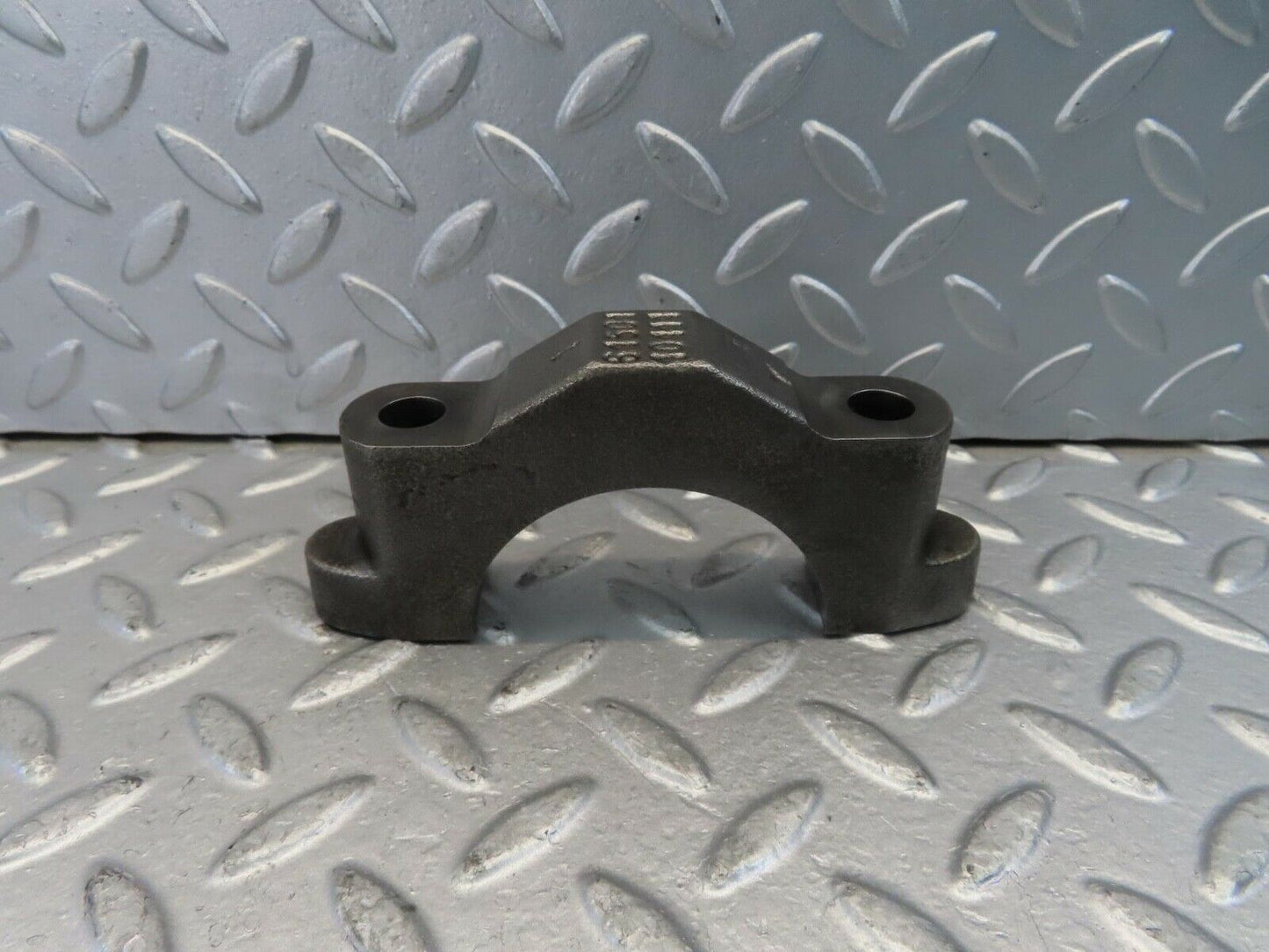 10992 Mercedes-Benz W115 220D Crankshaft Bearing Holder Block 6150110111