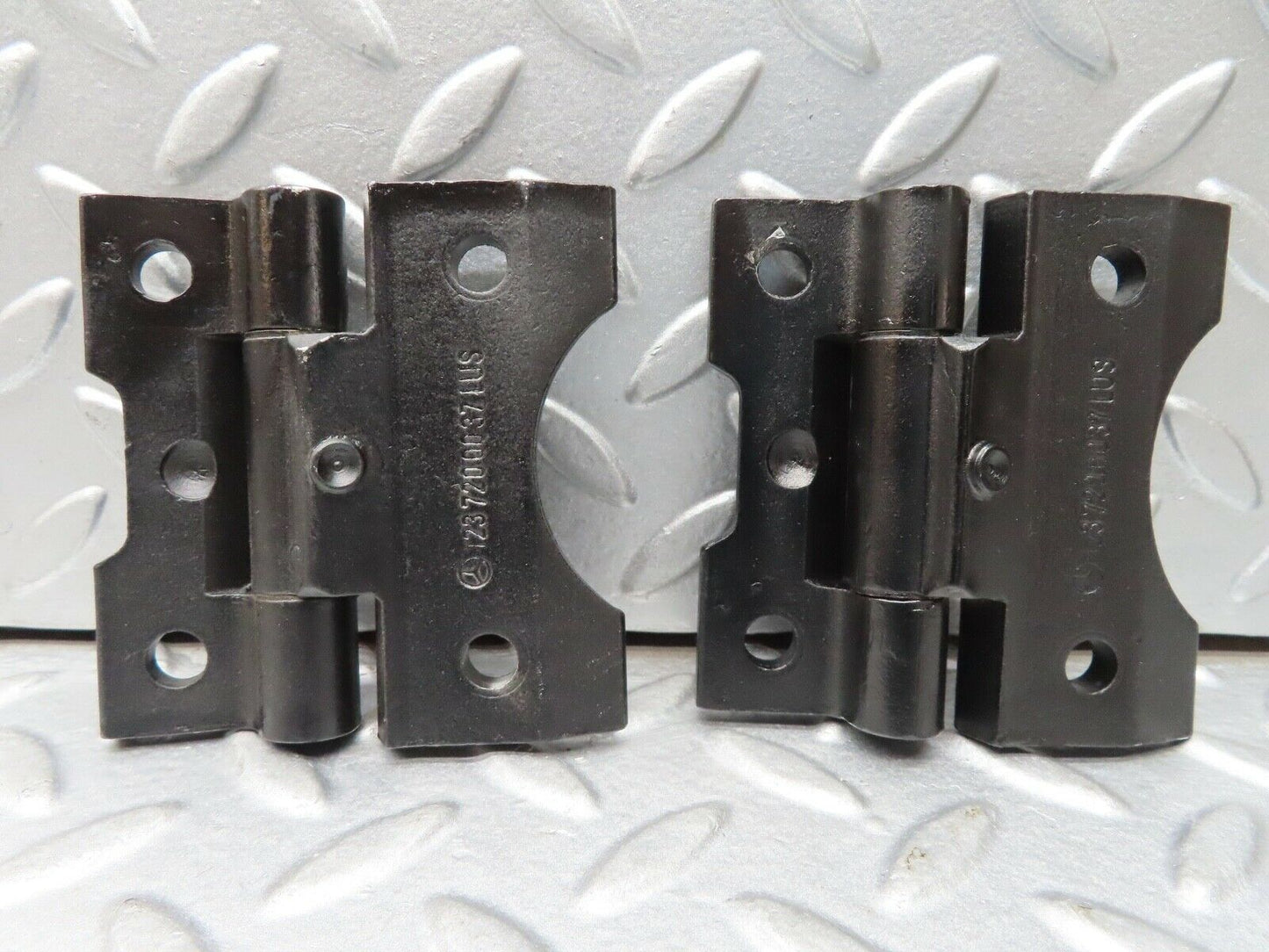 17007 Mercedes-Benz C123 280CE Coupe Door Hinges Pair 1237200037