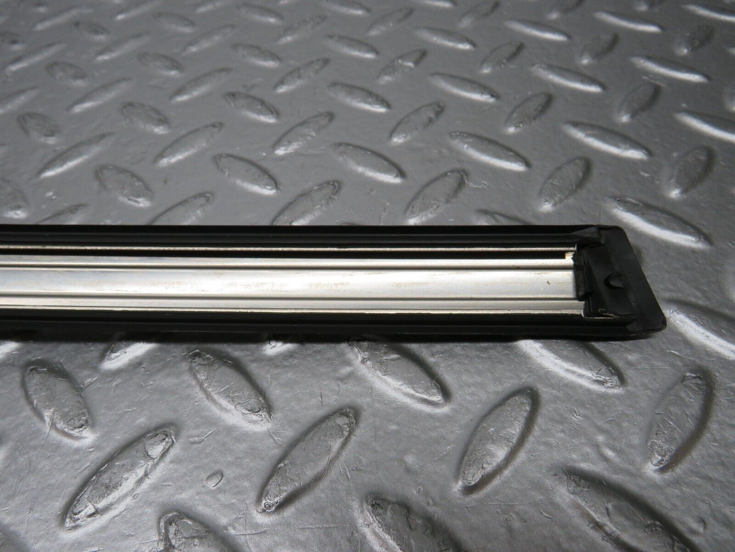30785 Mercedes-Benz W201 190E 2.0L Rear Left Fender Wing Centre Moulding Trim