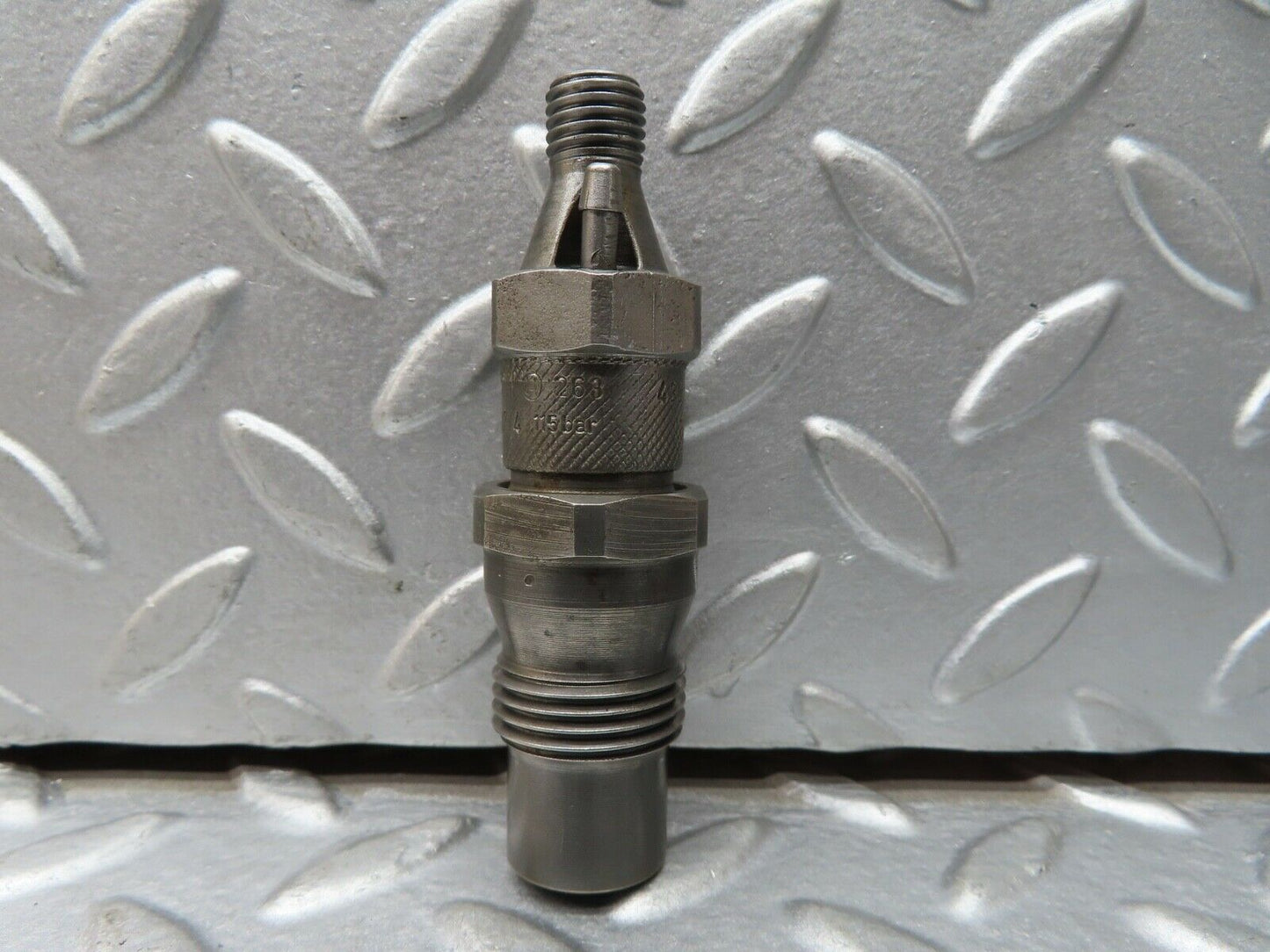 19253 Mercedes-Benz W123 300D Fuel Injector Bosch KCA30SD27/4