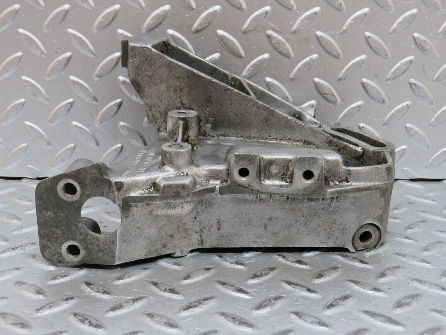 28429 Mercedes-Benz S123 240D Wagon Power Steering Pump Bracket 6172360330