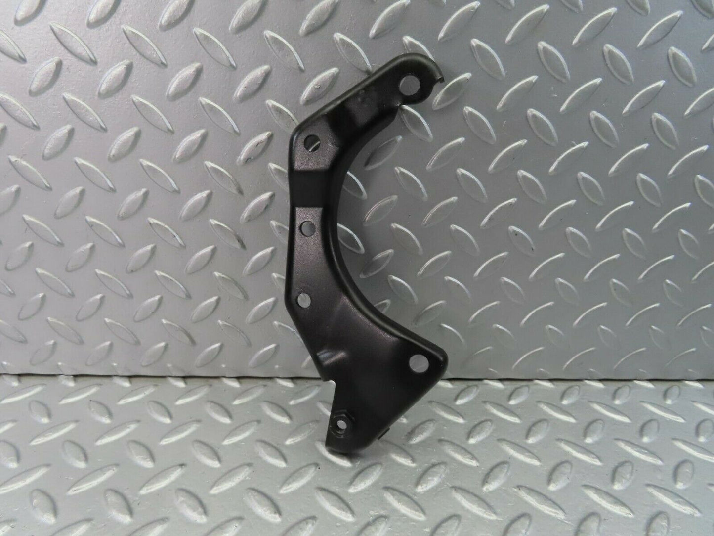 10583 Mercedes-Benz W201 190E Power Steering Pump Bracket