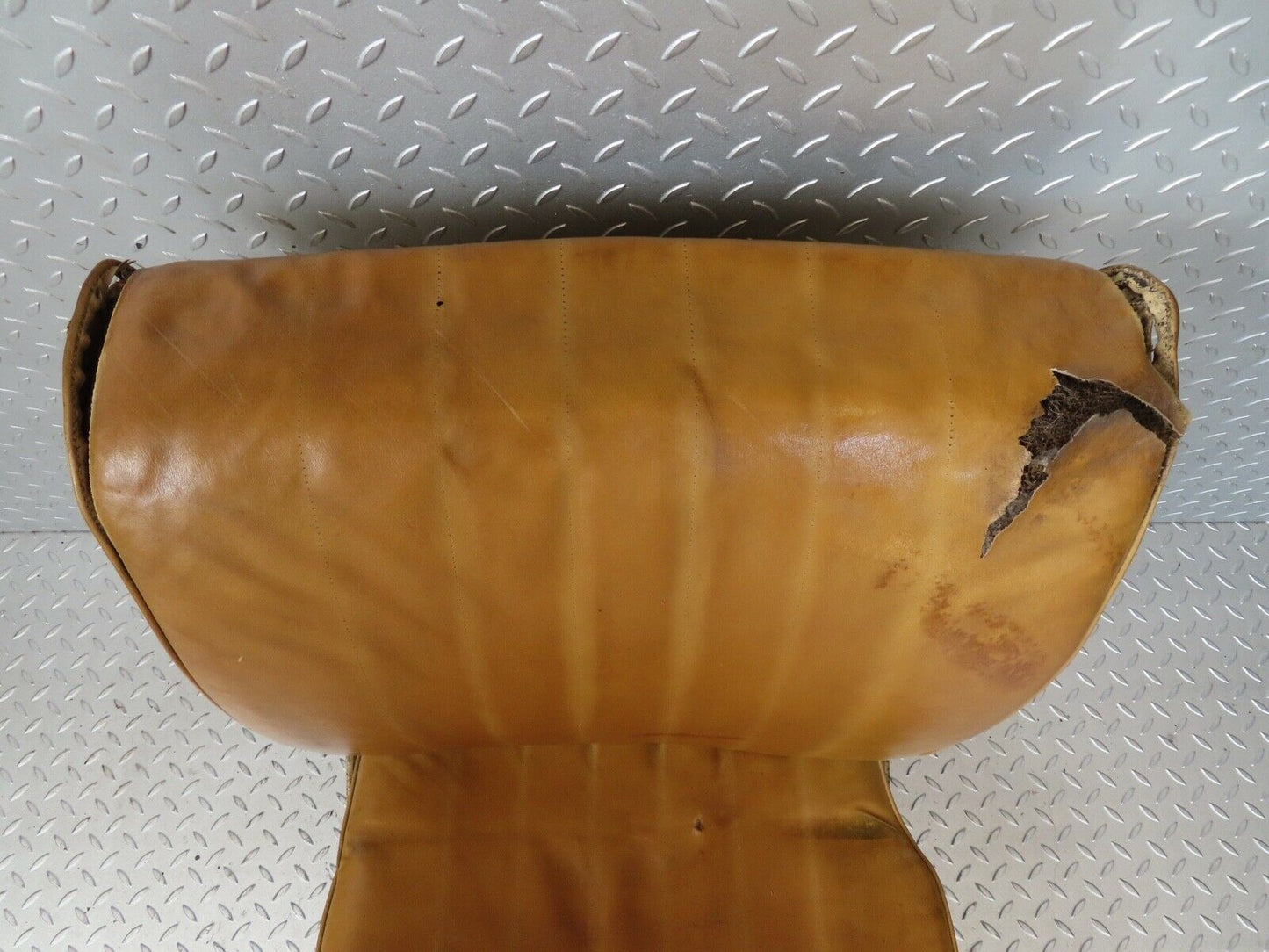 18761 Mercedes-Benz W120 W121 Ponton Front Right Seat Beige
