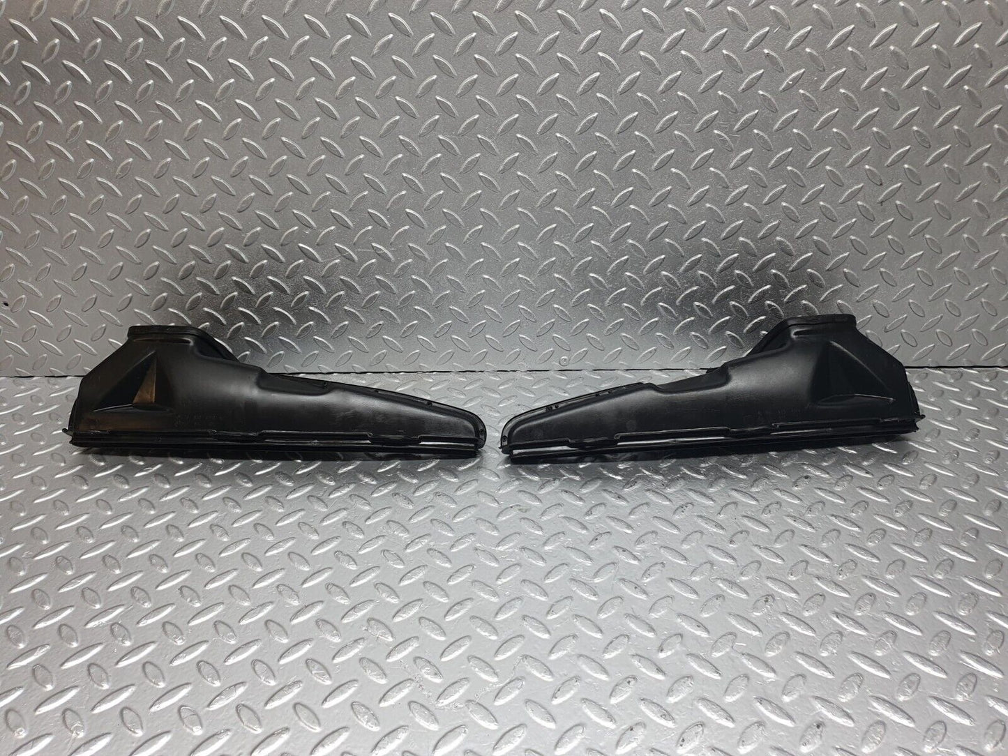 43494 Mercedes-Benz C126 380SEC Coupe Dashboard Air Vent Duct 2x 1268300219