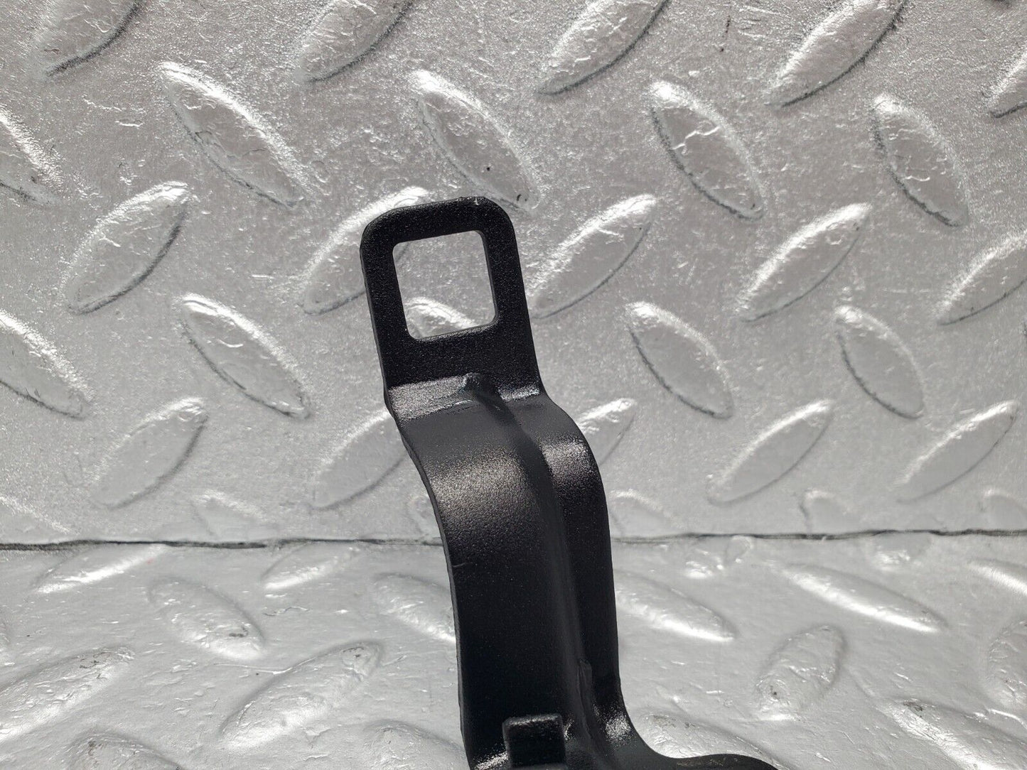 46680 Mercedes-Benz C123 280CE Coupe Ignition Coil Cable Wire Bracket