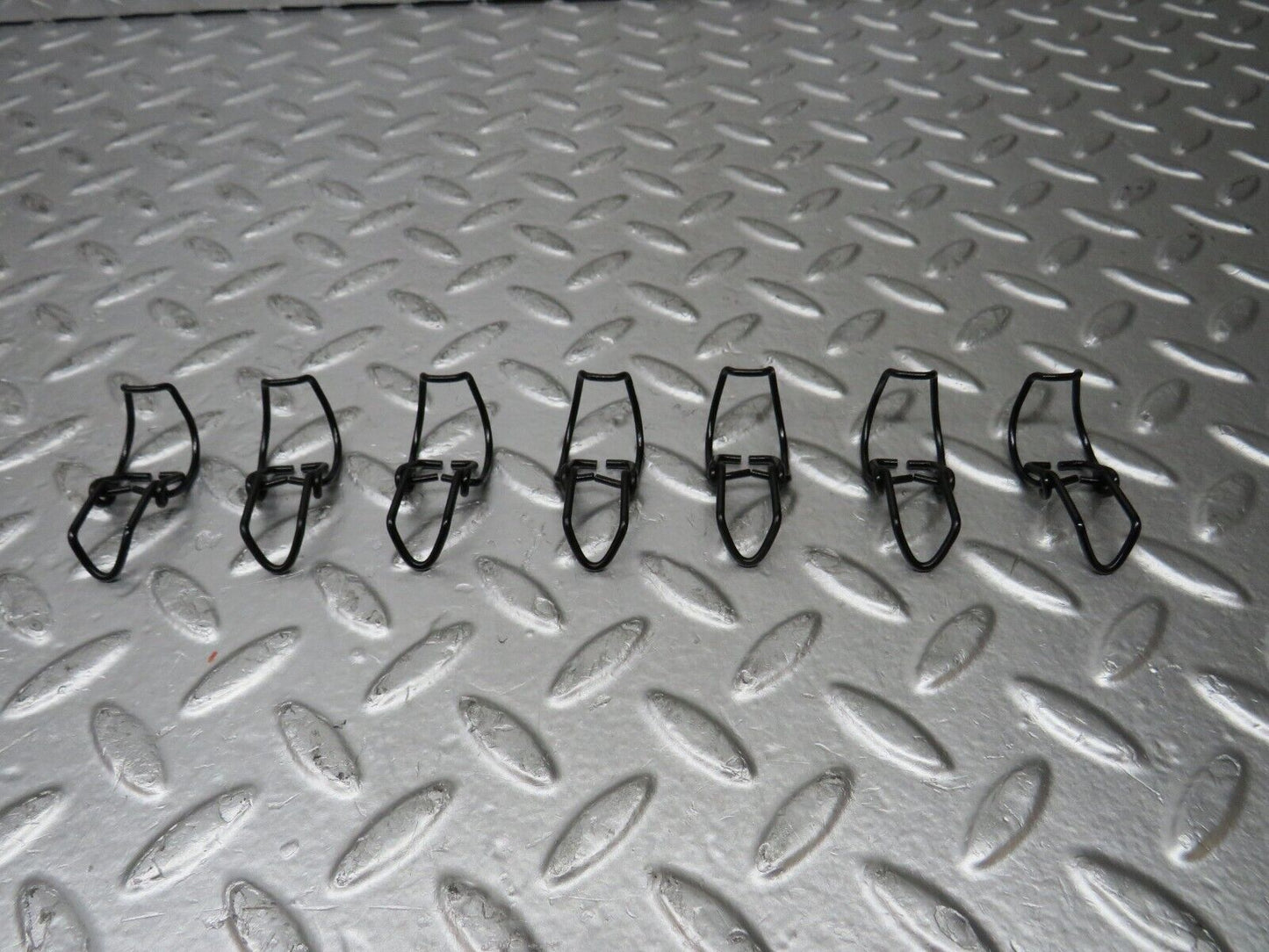 29713 Mercedes-Benz W123 230E Air Filter Box Housing Clip Set 7x