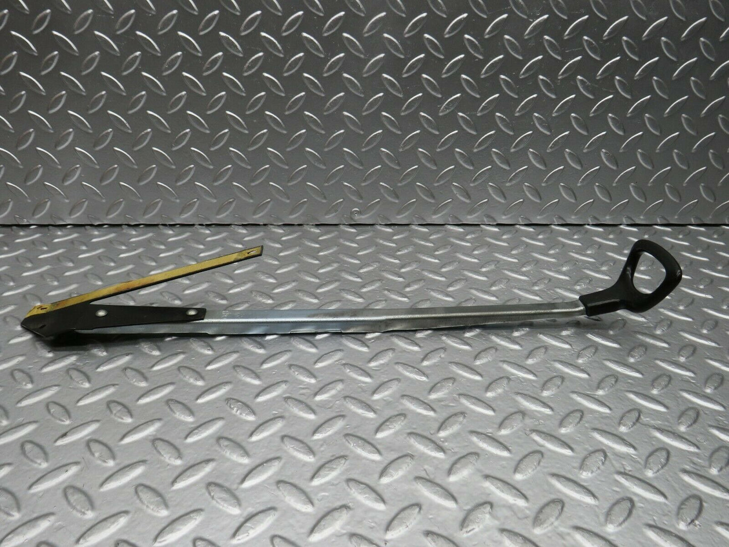 22304 Mercedes-Benz S123 280TE Wagon Front Right Adjusting Handle