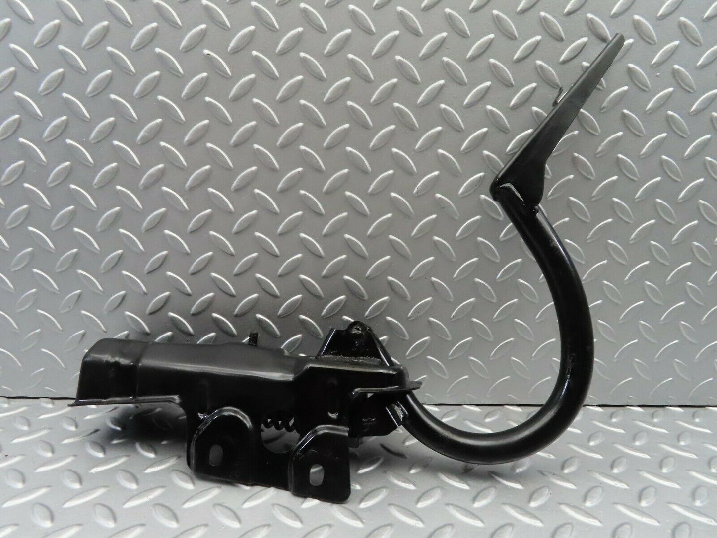 6421 Mercedes-Benz W126 380SE Trunk Lid Hinge Left Side