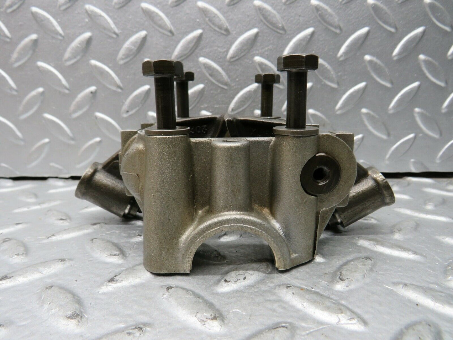21744 Mercedes-Benz W126 300SE Rocker Arms Camshaft Bearing Block 1030510610