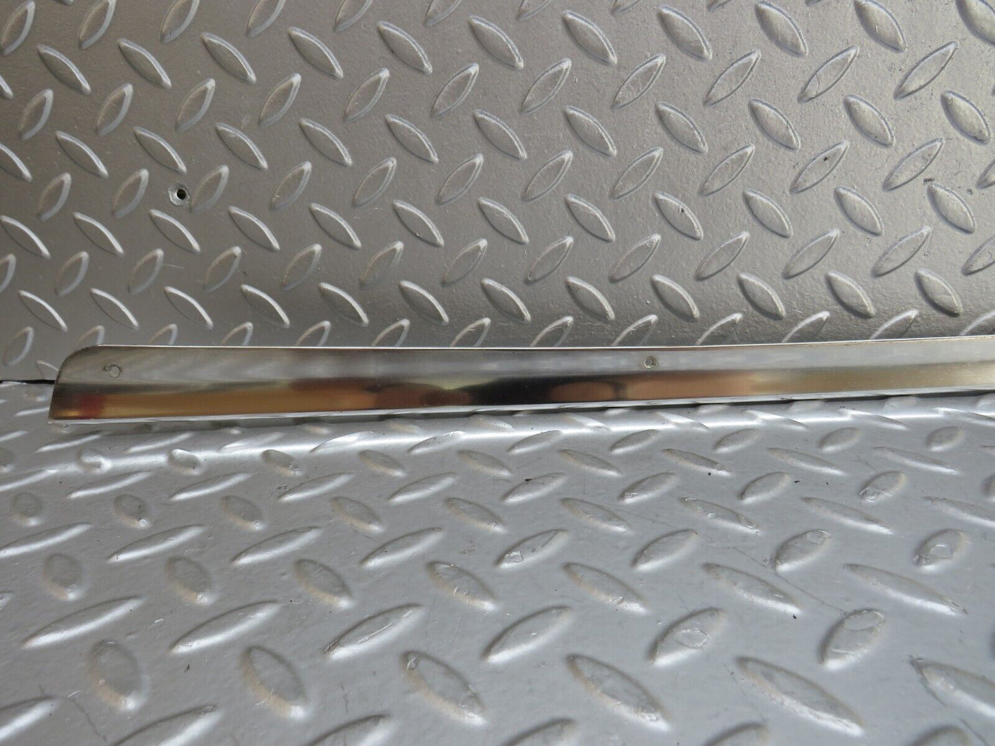 36325 Mercedes-Benz W126 420SE Roof Chrome Trim Left Side