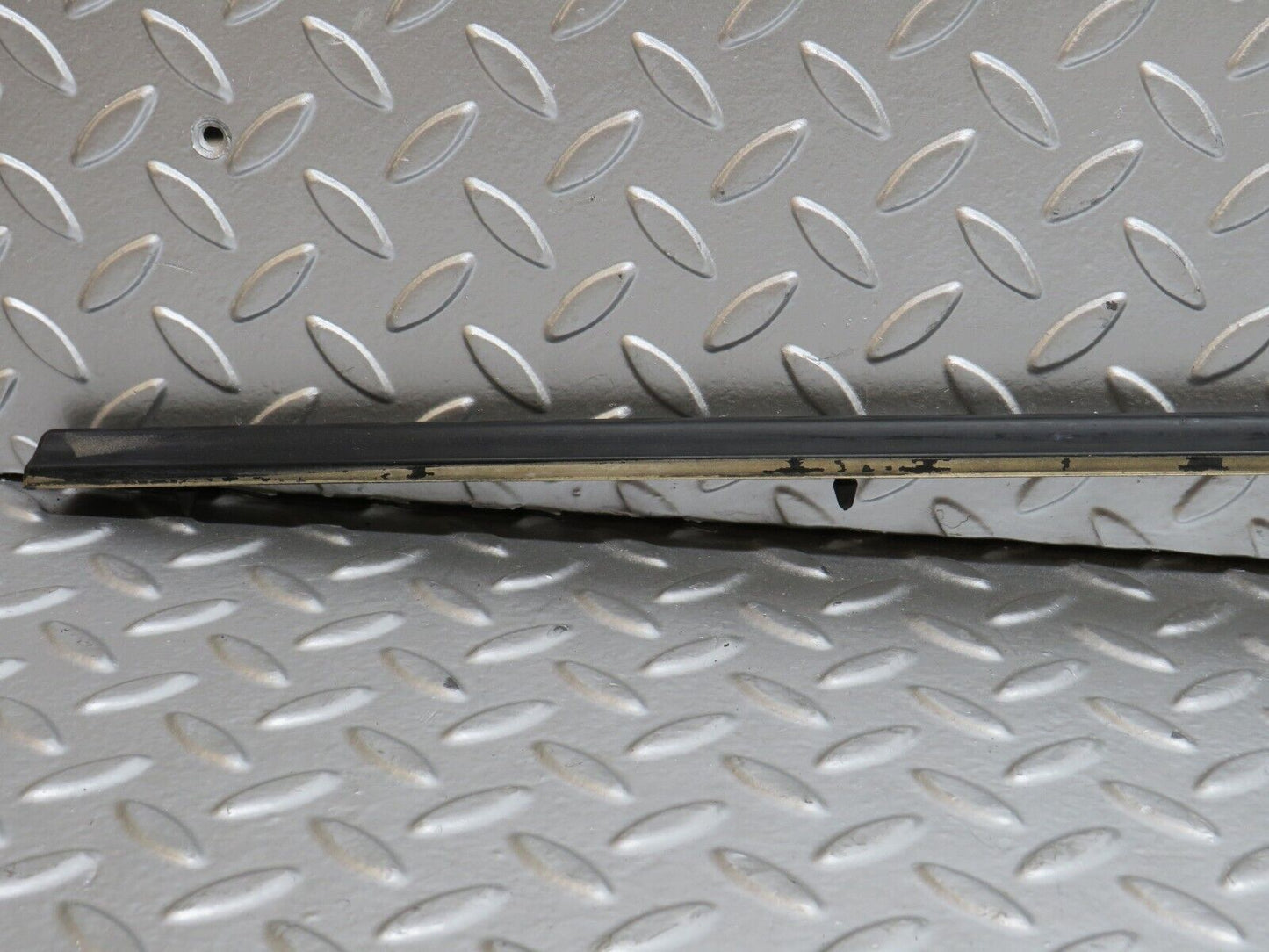 28230 Mercedes-Benz S123 240D Wagon Rear Left Fender Centre Moulding Trim