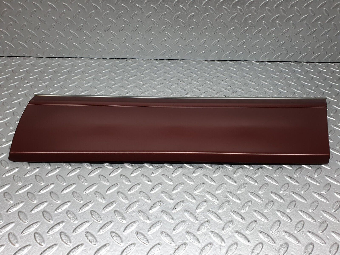 40941 Mercedes-Benz W126 300SE Rear Left Fender Moulding Trim 1266903940