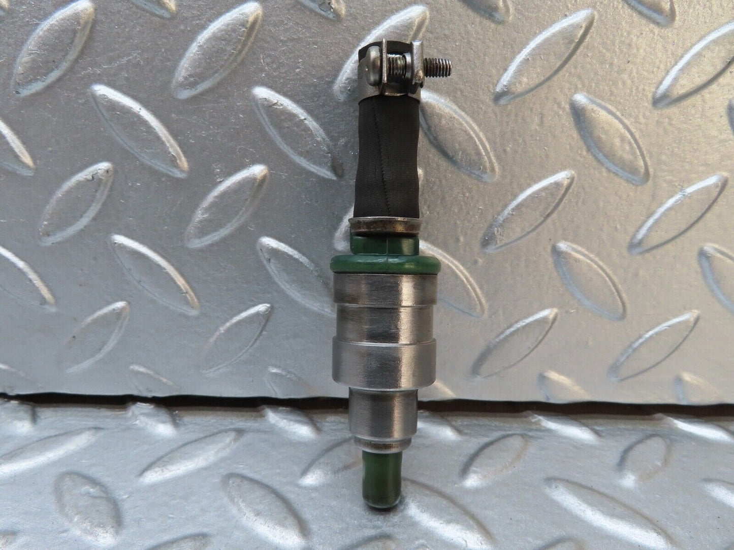 20400 Mercedes-Benz W114 280CE Coupe Fuel Injector Bosch 0280150035