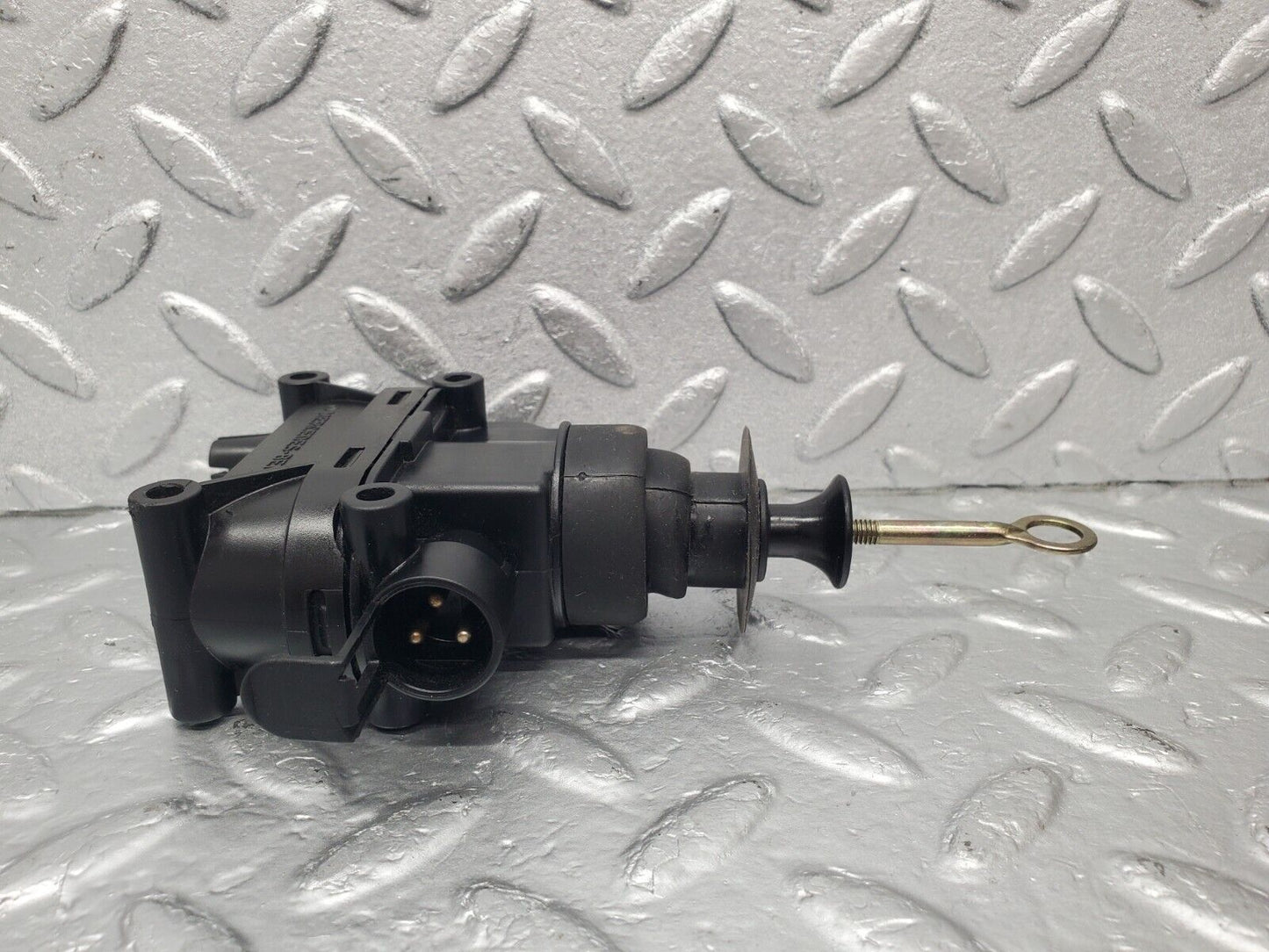 46147 Mercedes-Benz W124 Front Left Door Lock Vacuum Actuator