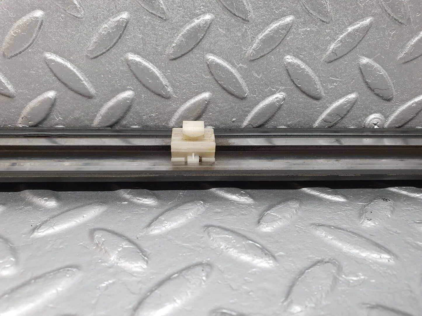 41682 Mercedes-Benz W124 200E Front Left Door Centre Moulding Trim