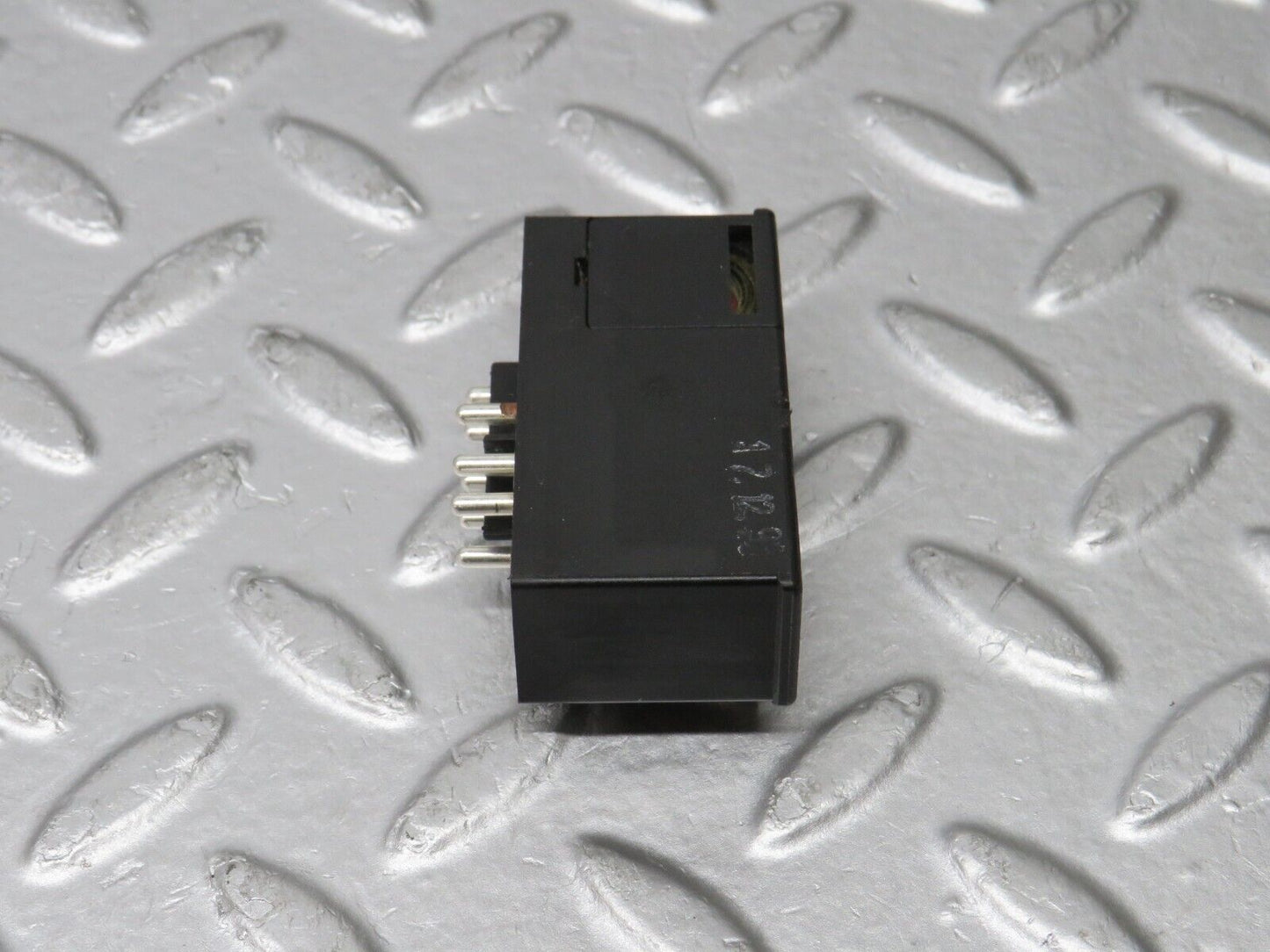38395 Mercedes-Benz R129 280SL Coupe Left Seat Locking Relay 1298210047