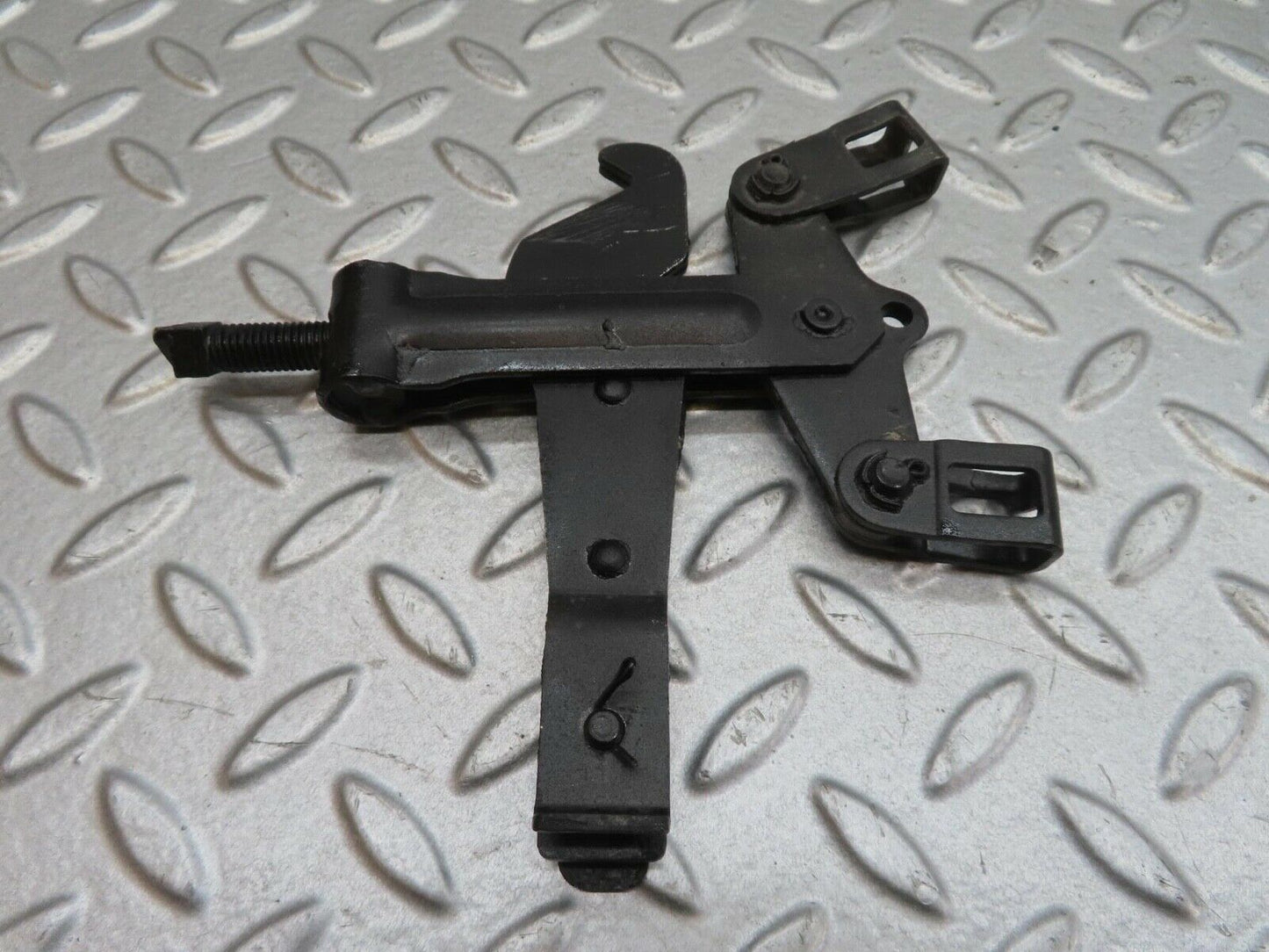 13883 Mercedes-Benz C107 280SLC Handbrake Adjusting Handbrake Regulator