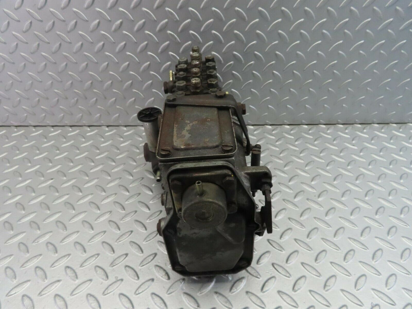 7556 Mercedes-Benz Diesel Fuel Injection Pump OM617 300D 1415115710