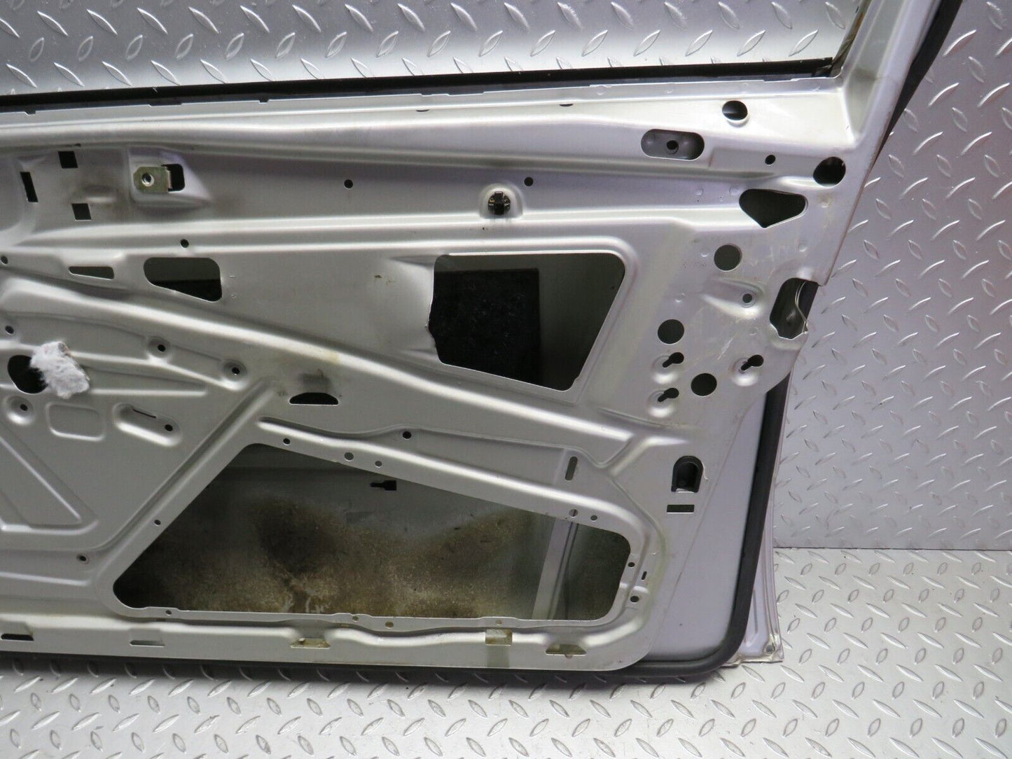 31824 Mercedes-Benz W201 190LE 1.8L Front Right Door