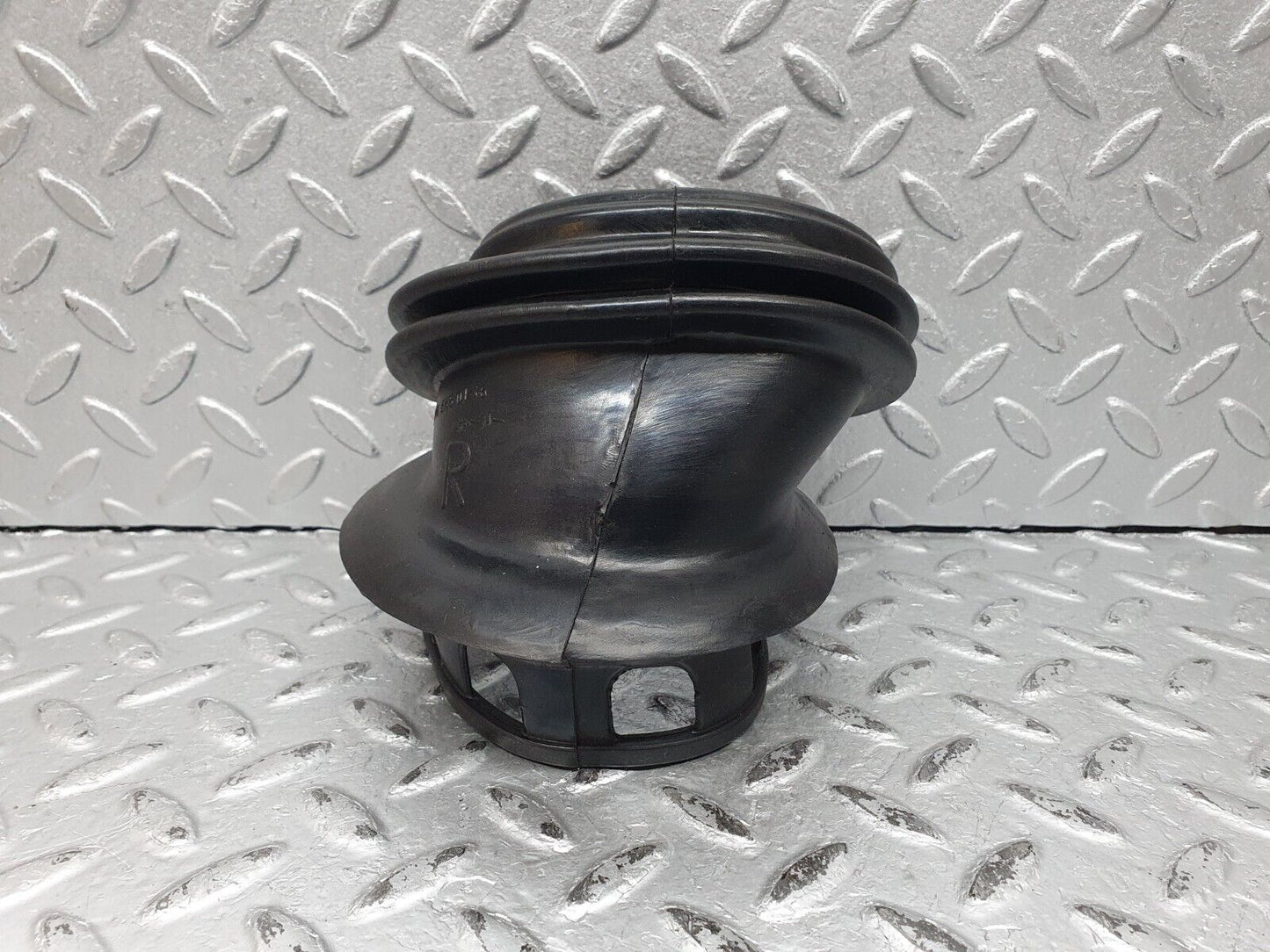 41228 Mercedes-Benz W126 300SE Fuse Box Rubber Grommet 1265450146